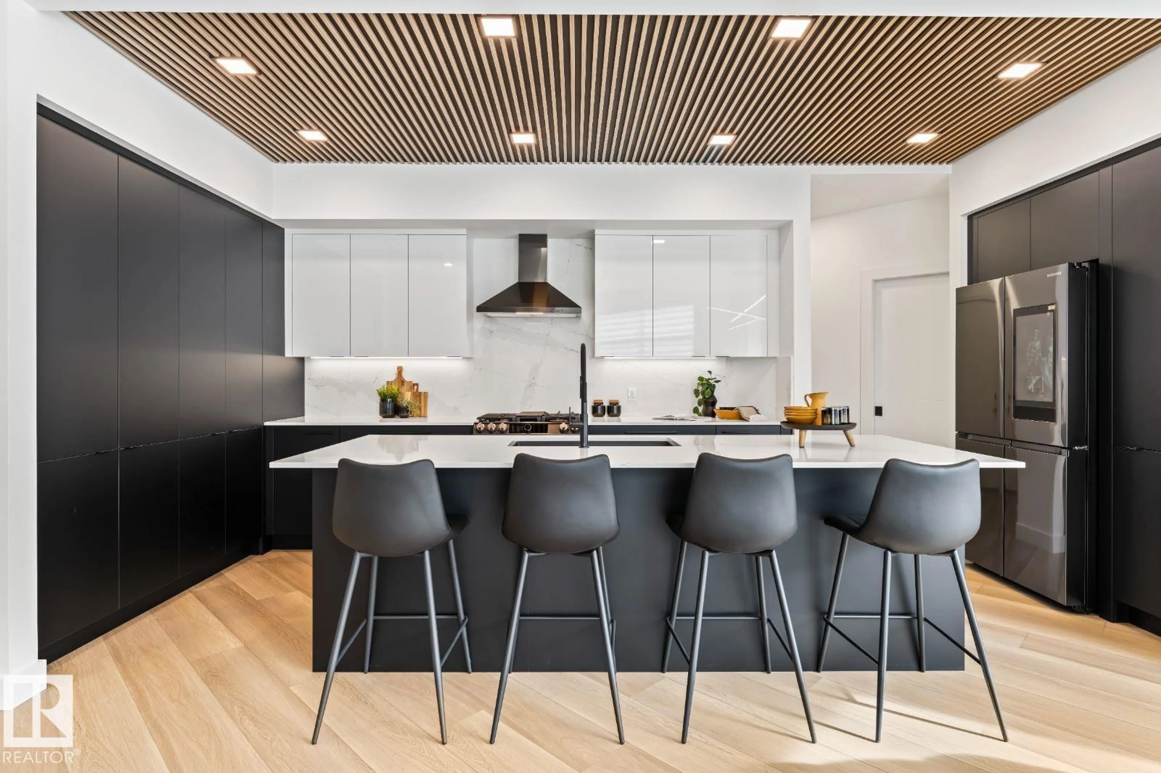 Contemporary kitchen, unknown for SW - 6237 KING VISTA VS, Edmonton Alberta T6W3Z8