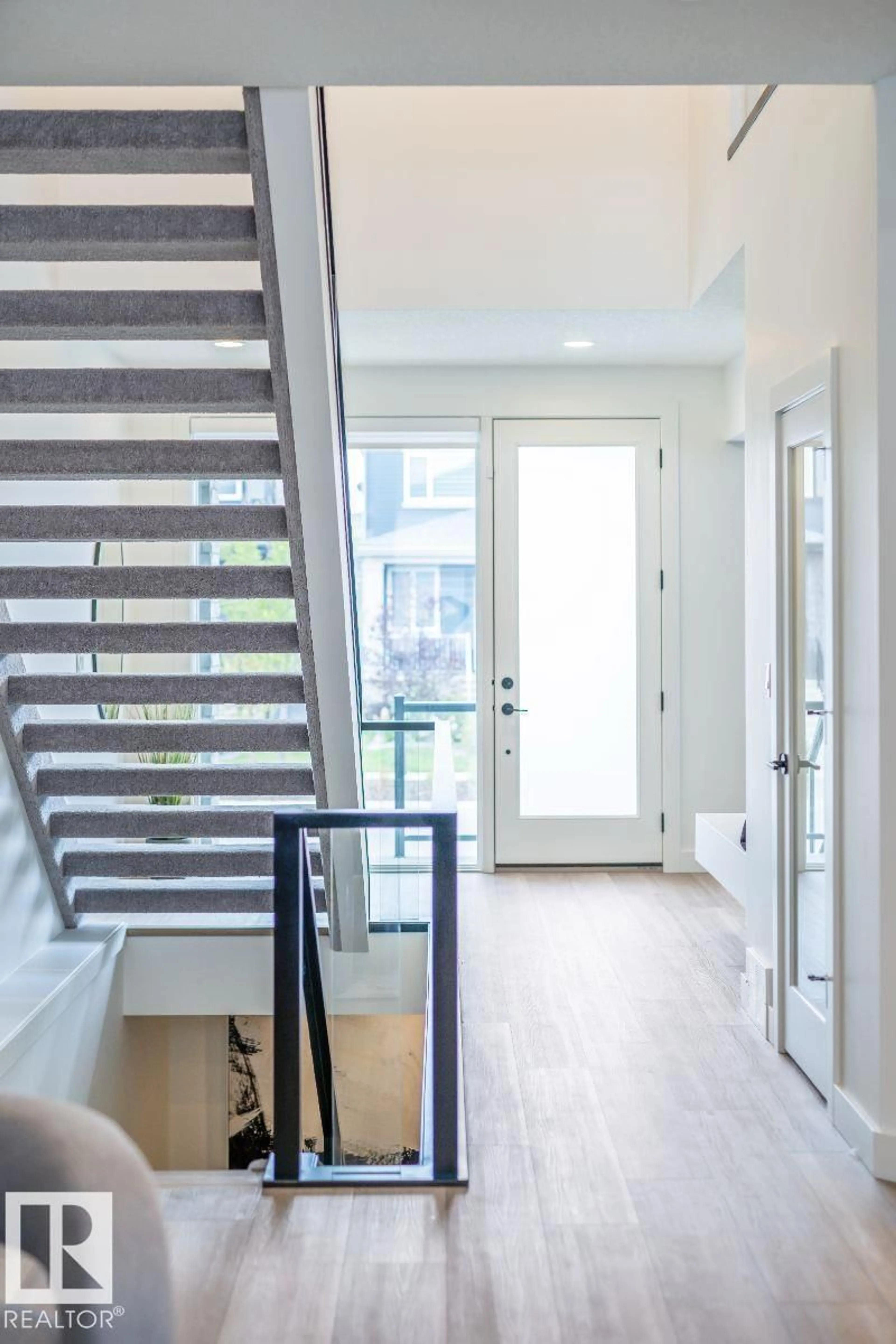 Indoor entryway for SW - 6237 KING VISTA VS, Edmonton Alberta T6W3Z8