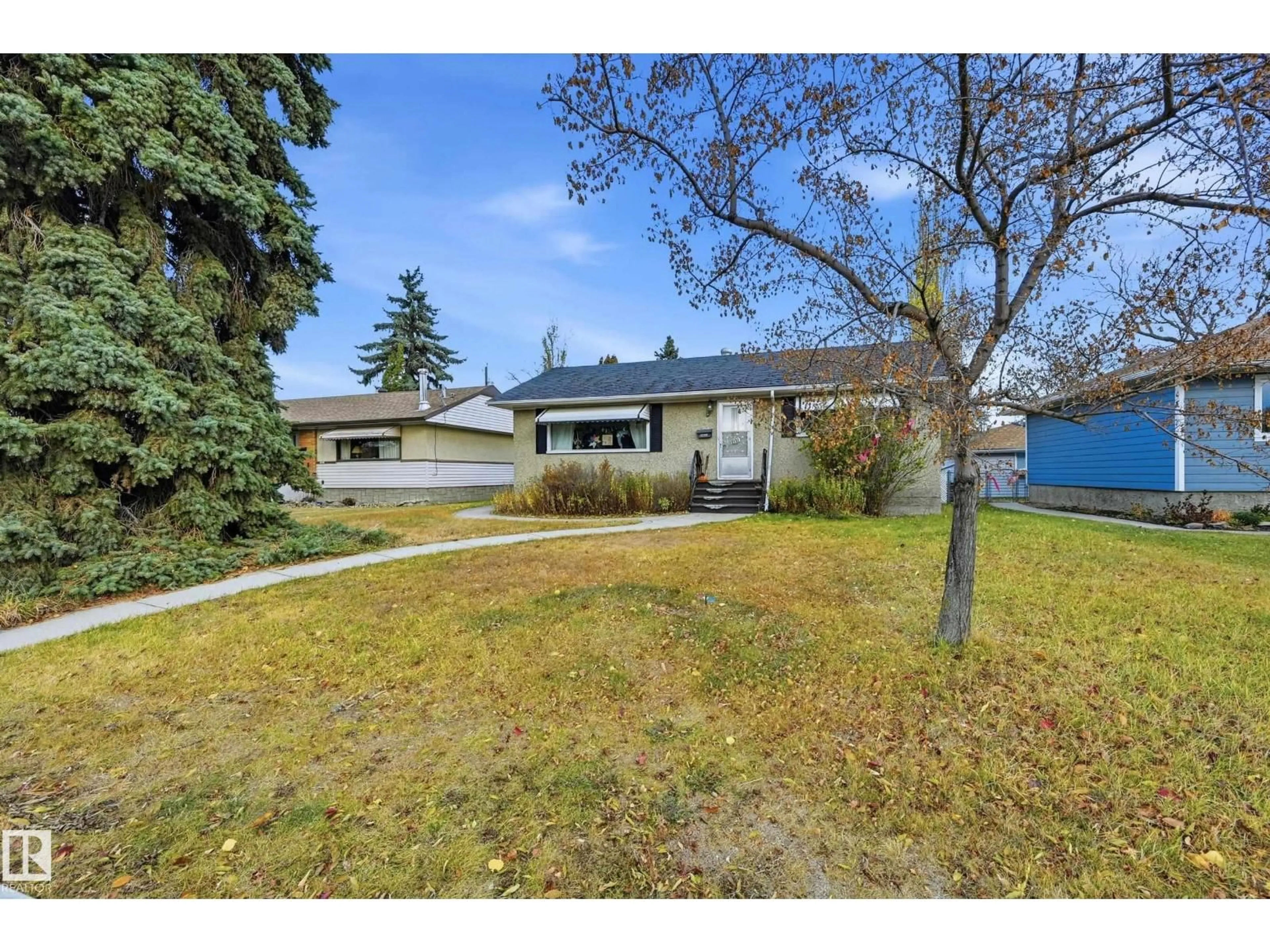 A pic from outside/outdoor area/front of a property/back of a property/a pic from drone, street for 7131 82 ST, Edmonton Alberta T6C2W9
