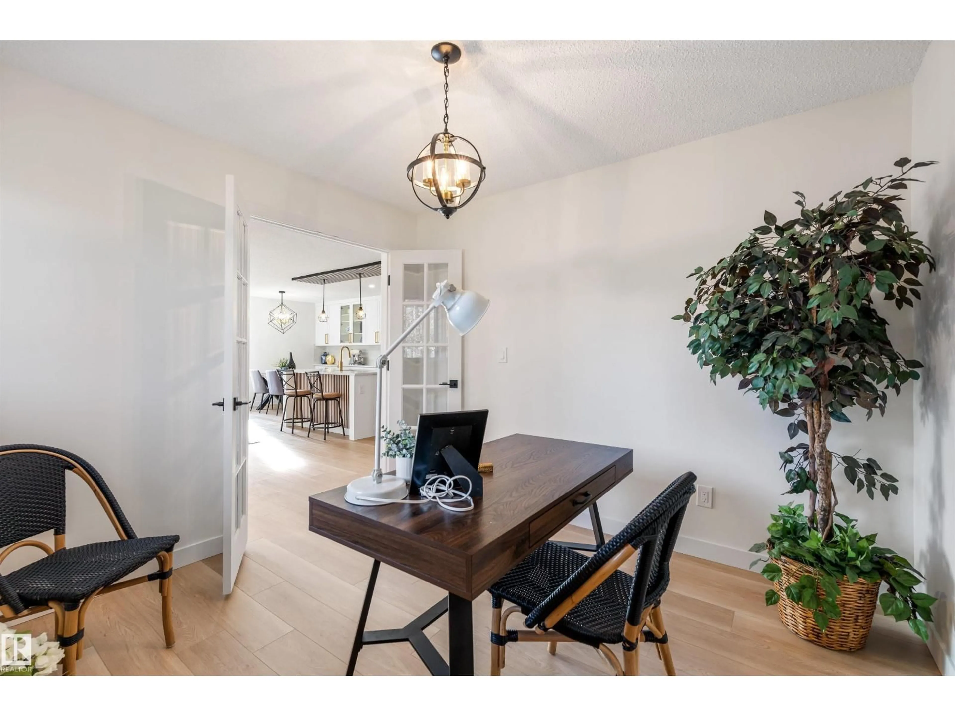 Dining room, wood/laminate floor for #106 - 106 GARDEN RD, St. Albert Alberta T8N5G7
