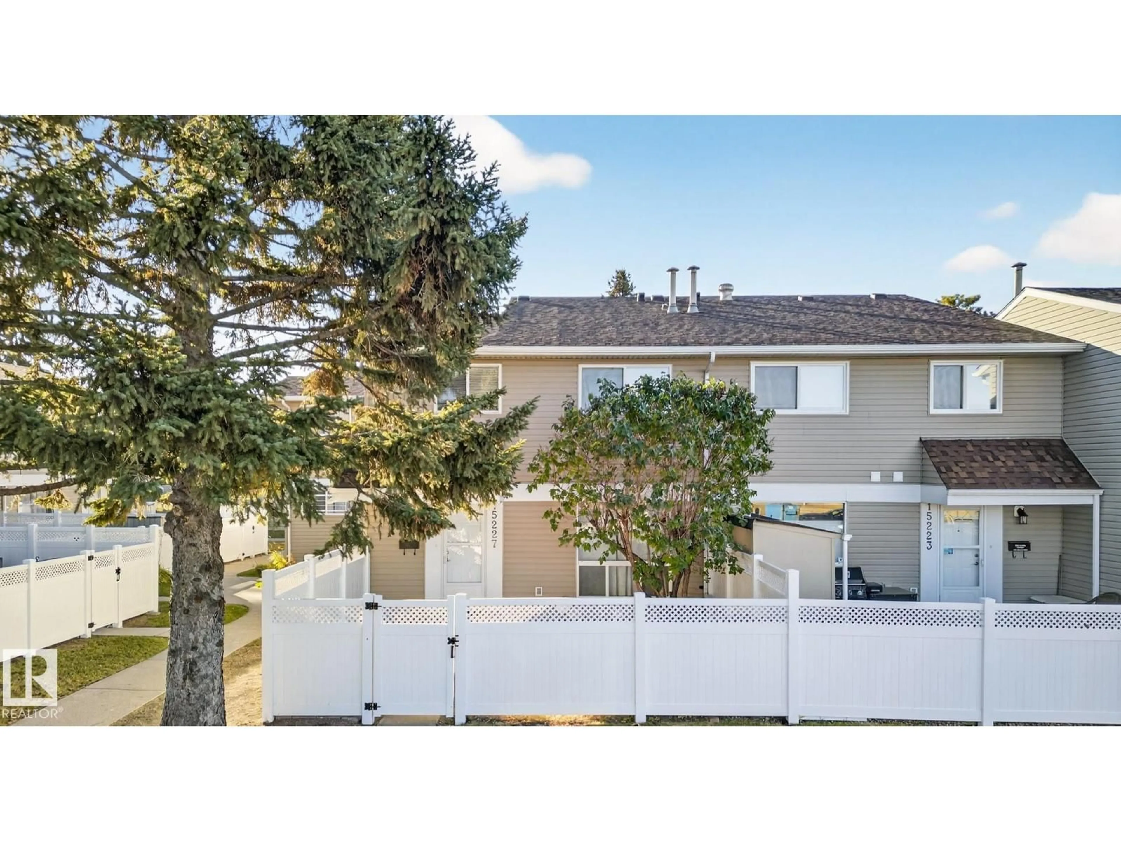 A pic from outside/outdoor area/front of a property/back of a property/a pic from drone, street for NW - 15227 54 ST, Edmonton Alberta T5A3N9