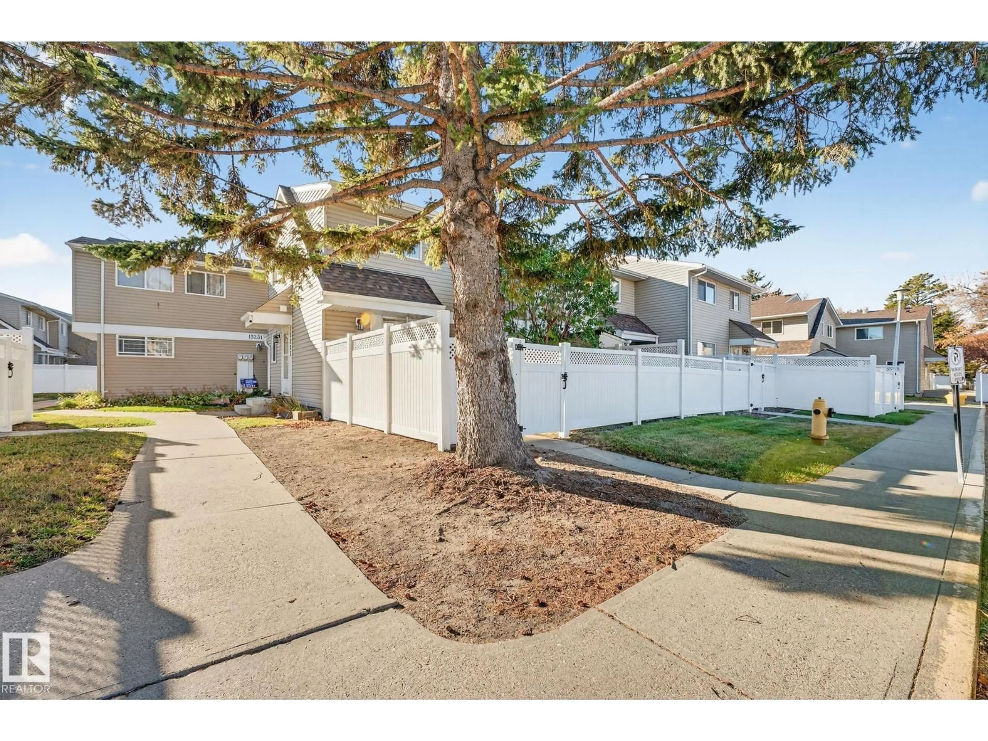 Unknown for NW - 15227 54 ST, Edmonton Alberta T5A3N9