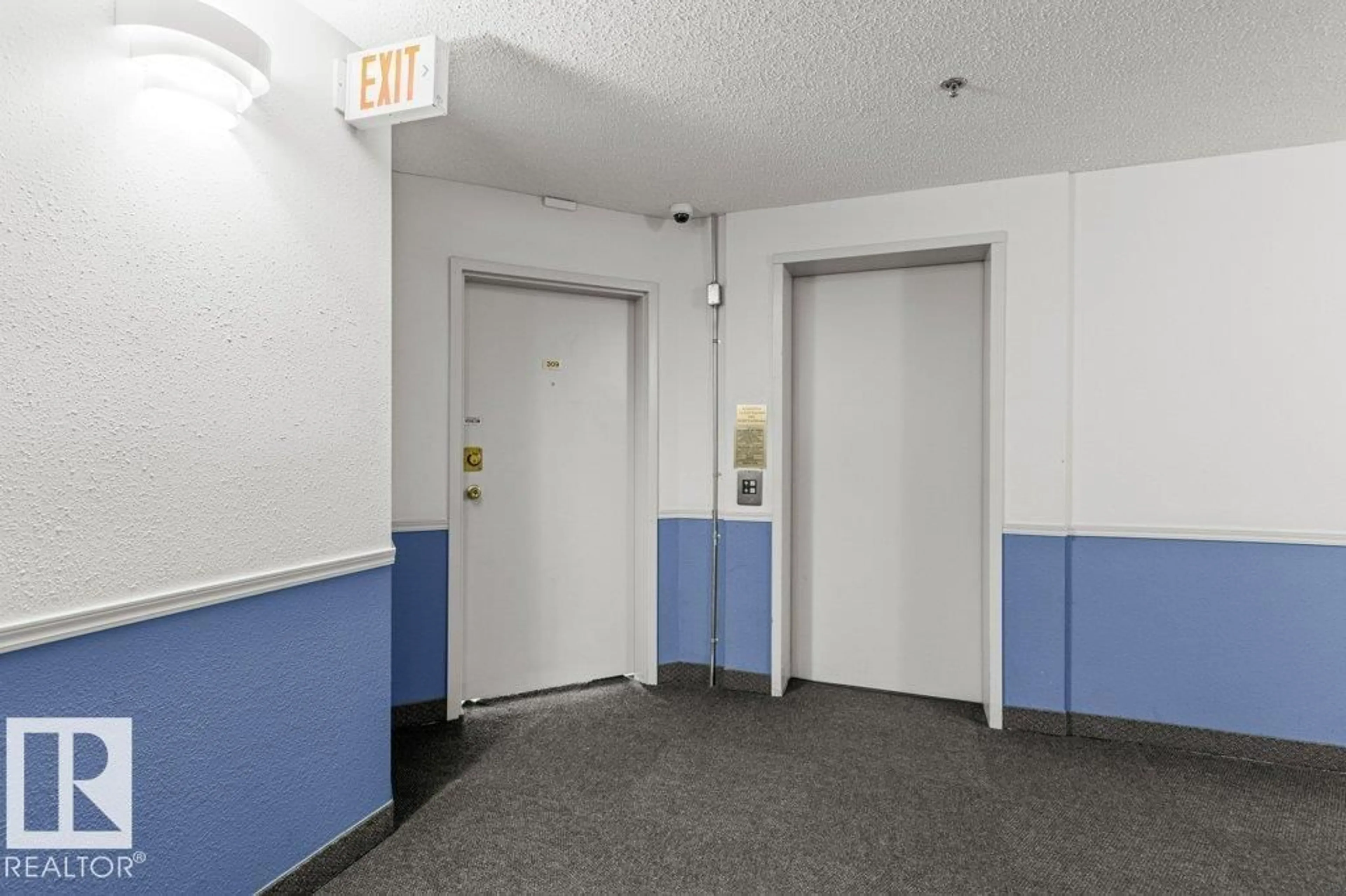 Indoor foyer for #309 - 11218 80 ST NW, Edmonton Alberta T5B5B4