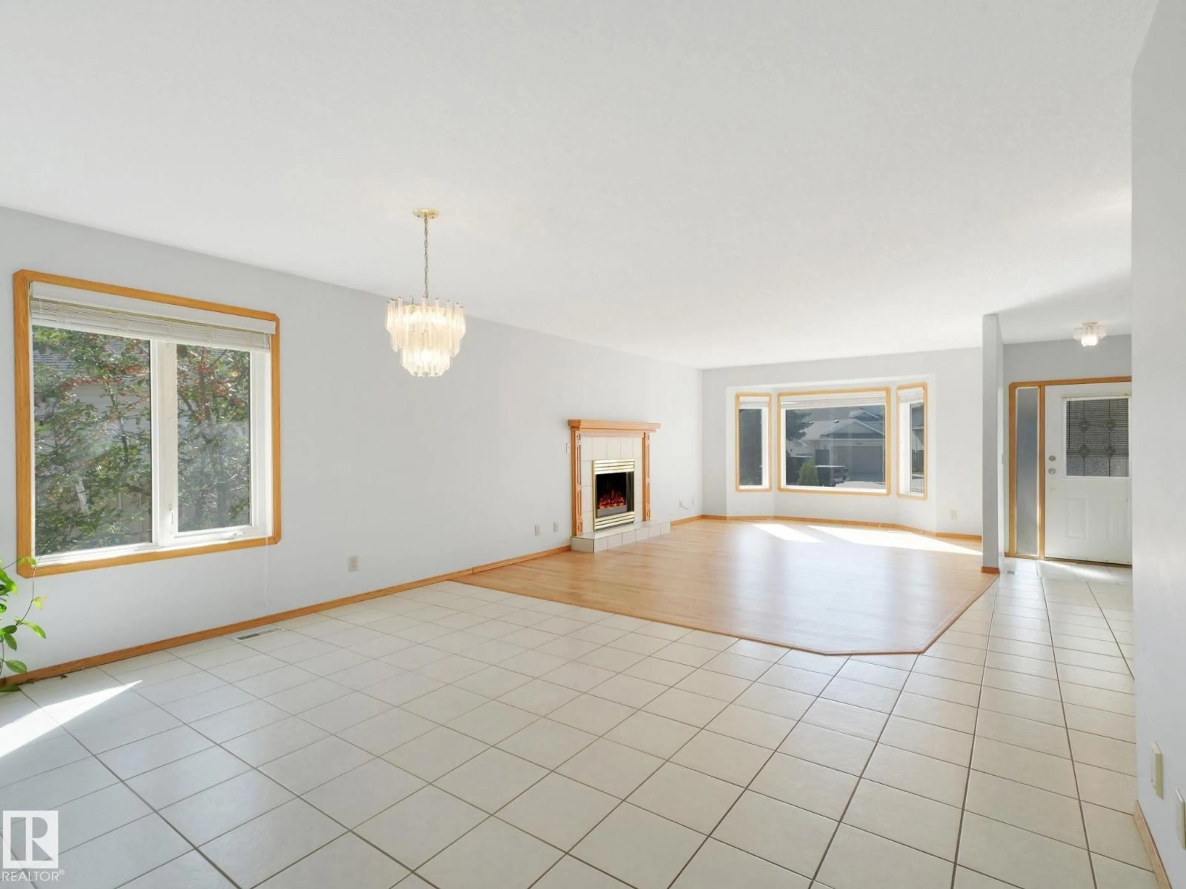 A pic of a room for 1016 JAMES CR, Edmonton Alberta T6L6P6