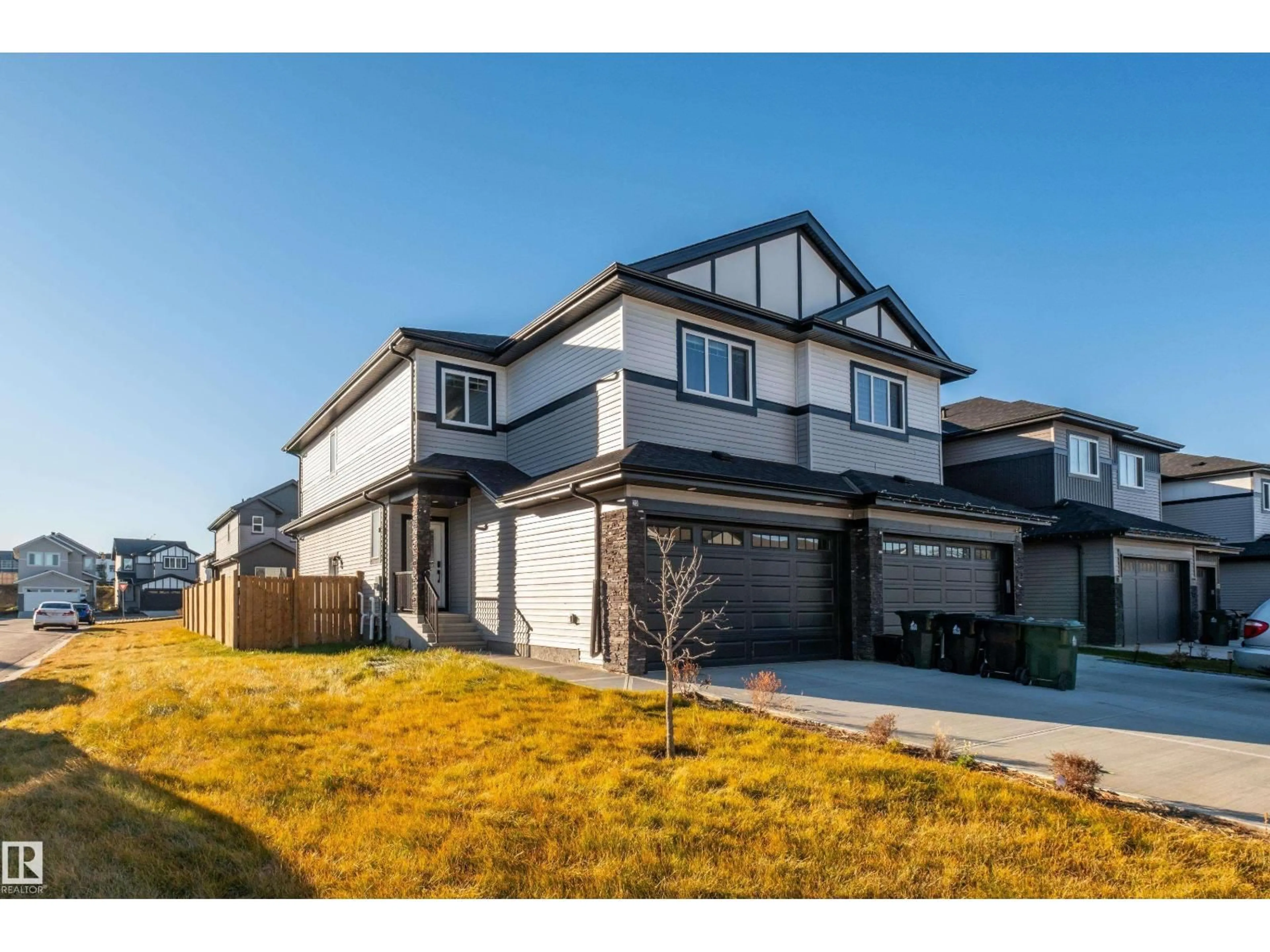 Home with vinyl exterior material, street for 23 HUNTER PL, Spruce Grove Alberta T7X2L6