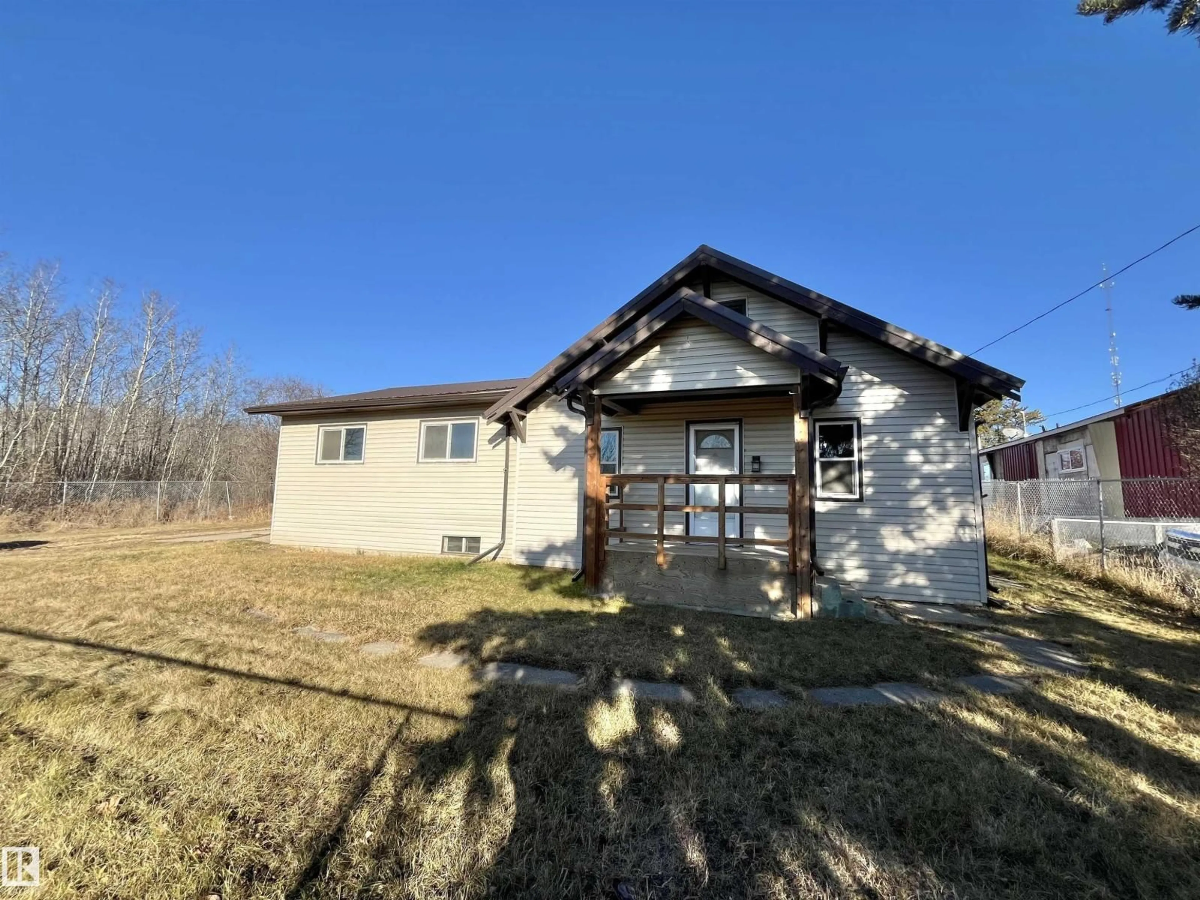 A pic from outside/outdoor area/front of a property/back of a property/a pic from drone, building for 66 RAILWAY AV, Duffield Alberta T0E0S0