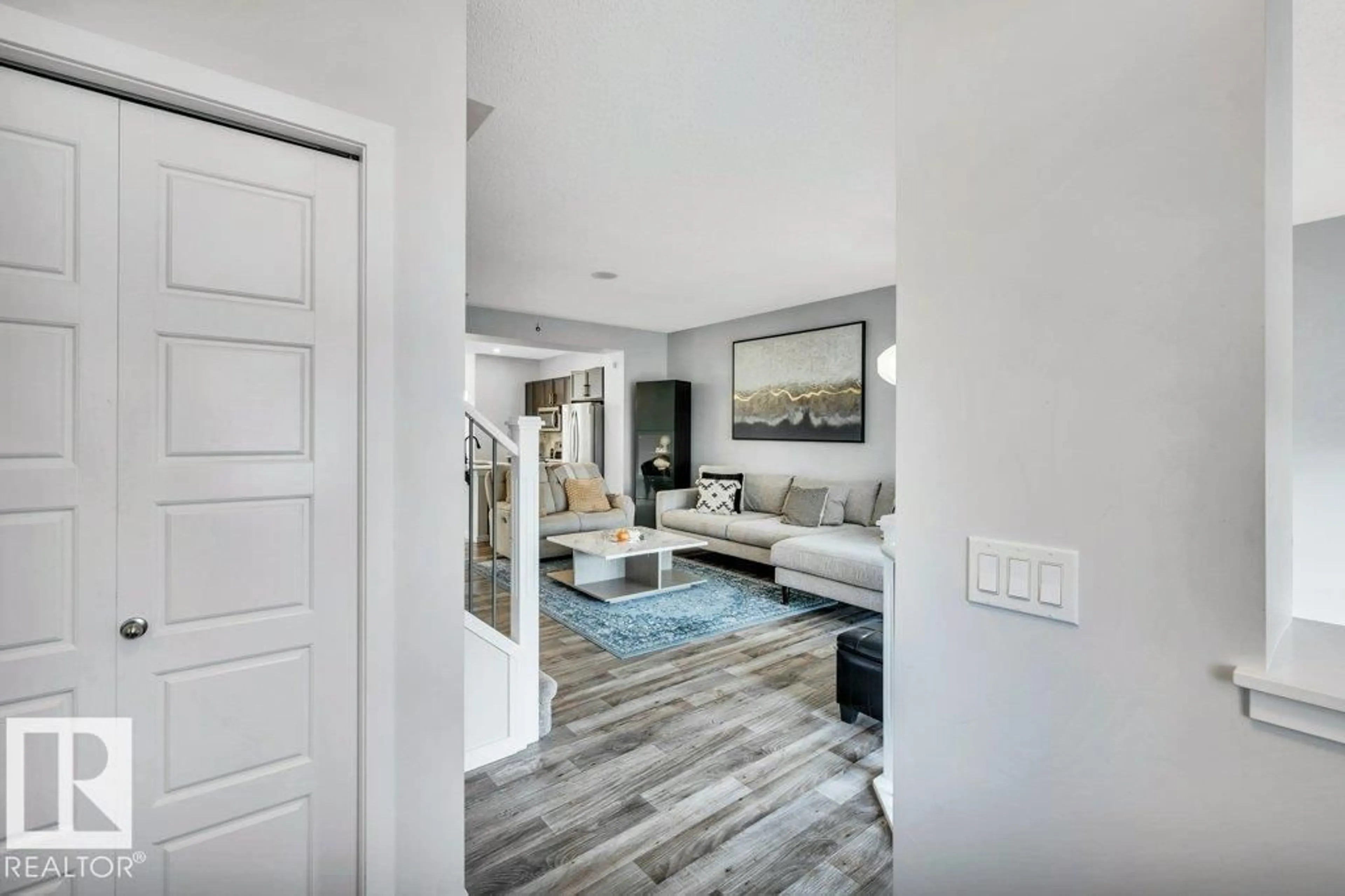 Indoor entryway for SW - 2821 ANTON WD, Edmonton Alberta T6W4B1