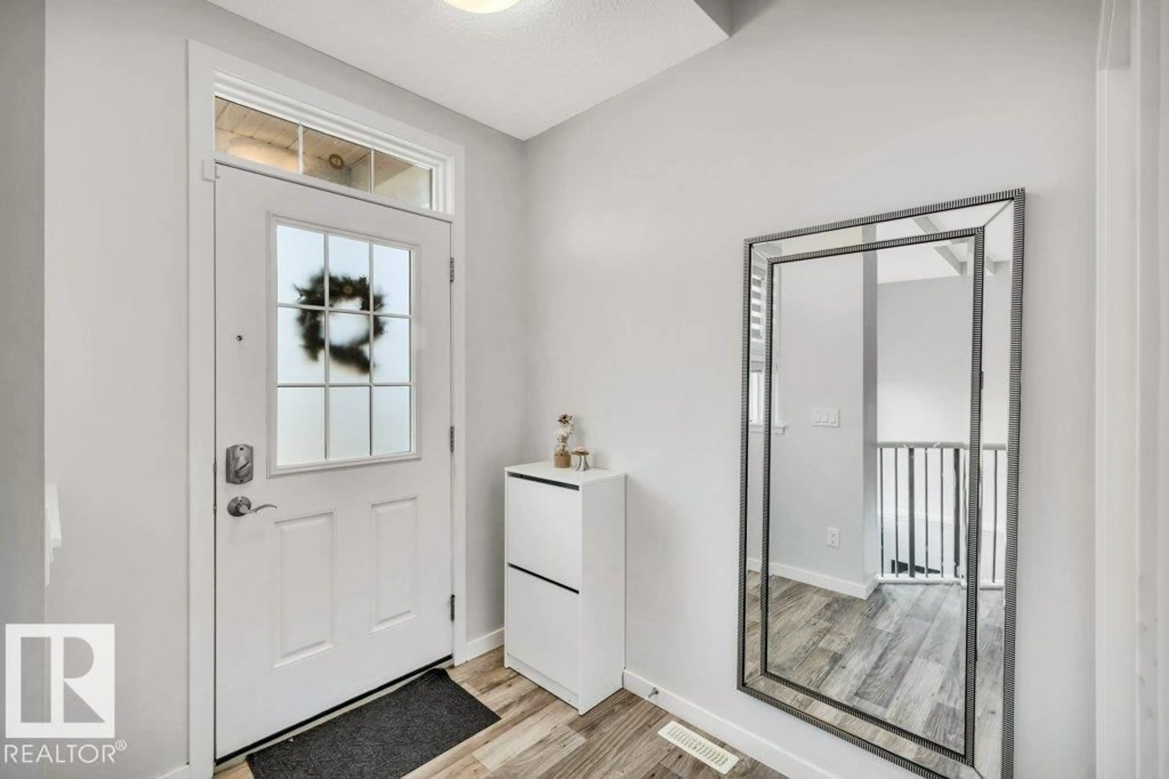 Indoor entryway for SW - 2821 ANTON WD, Edmonton Alberta T6W4B1