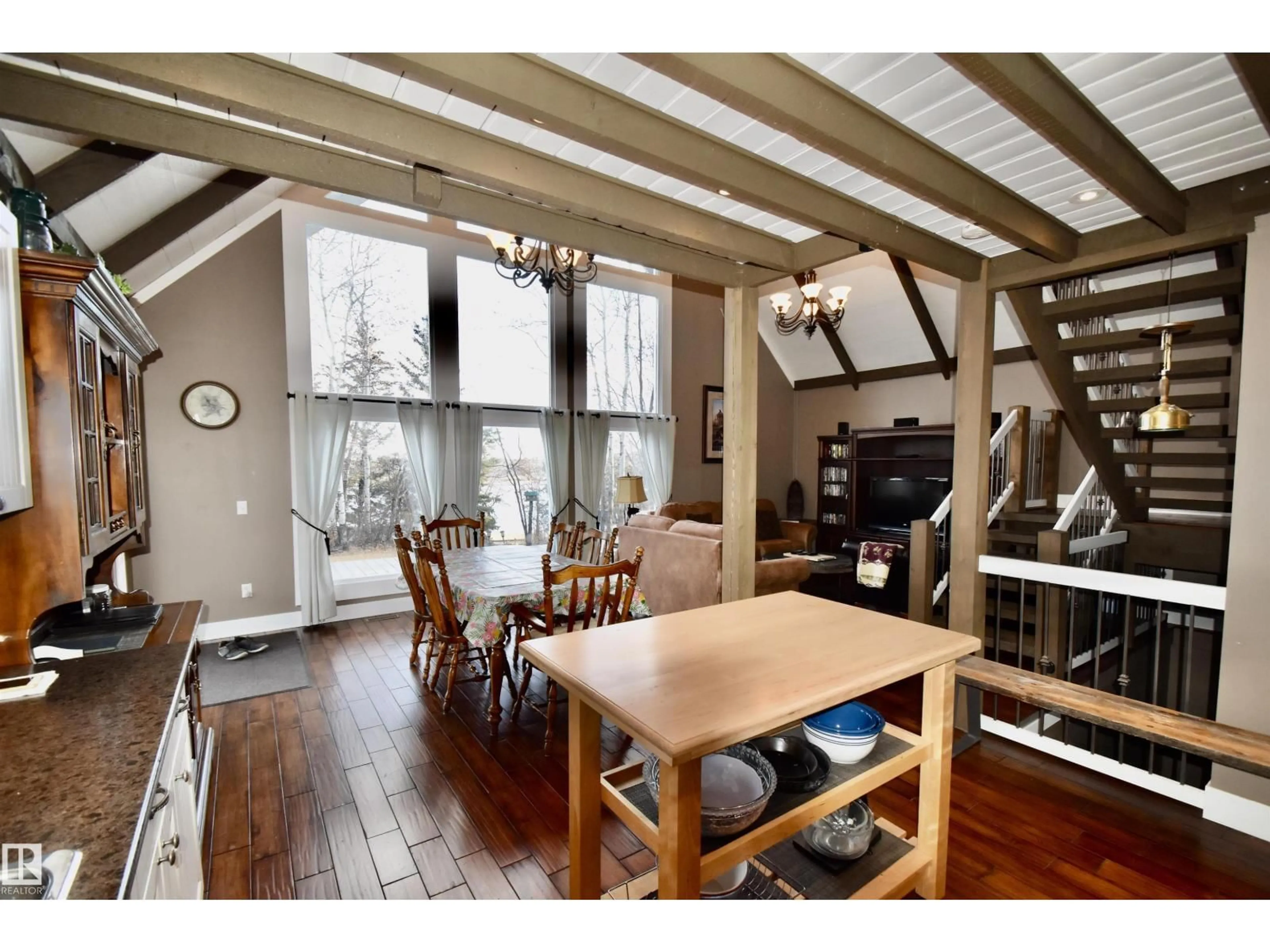 Dining room, wood/laminate floor for 59201 - 603 RNG ROAD 95, Rural St. Paul County Alberta T0A3A0