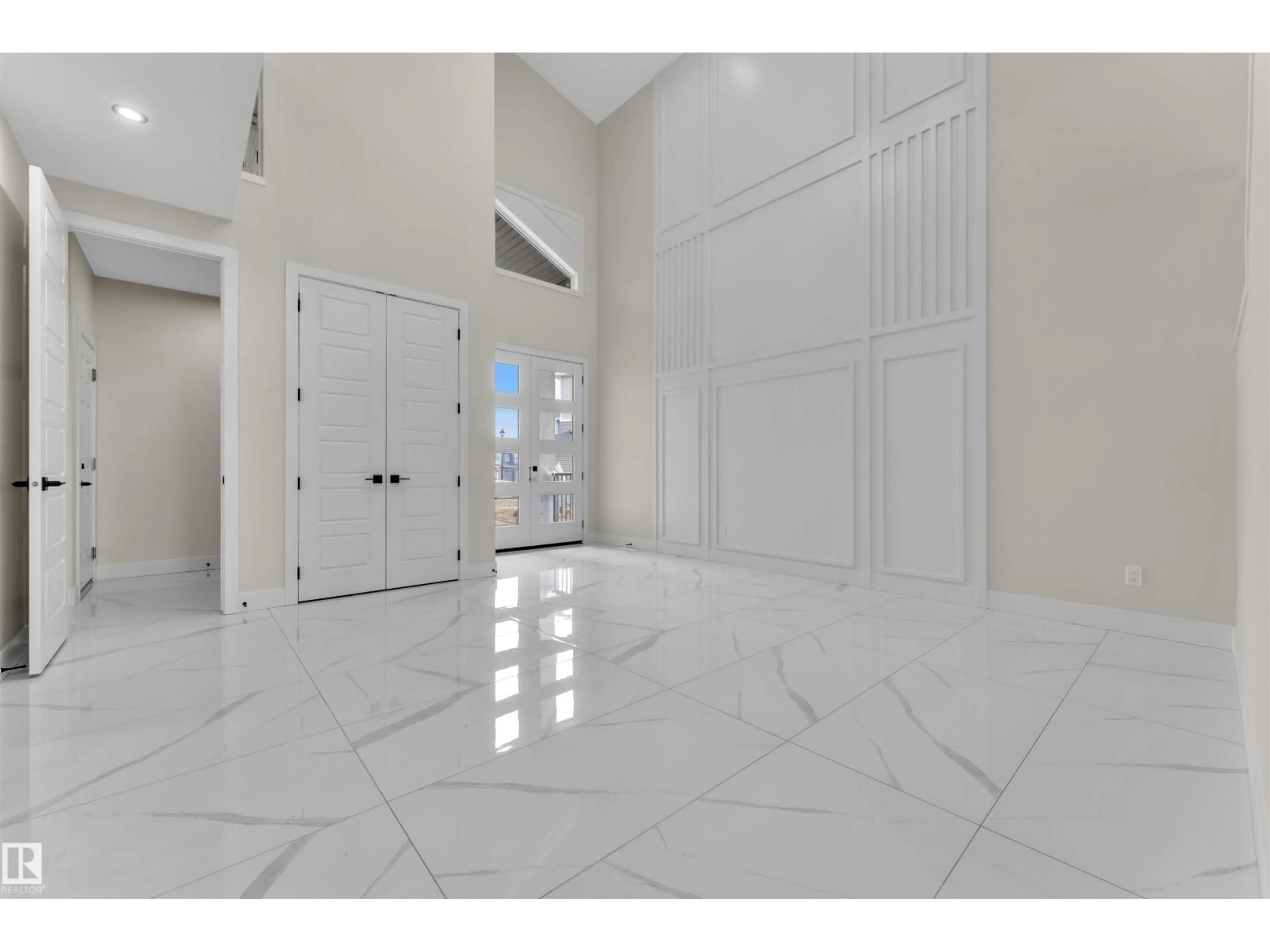 Indoor foyer for 4311 35 ST, Beaumont Alberta T4X3G6