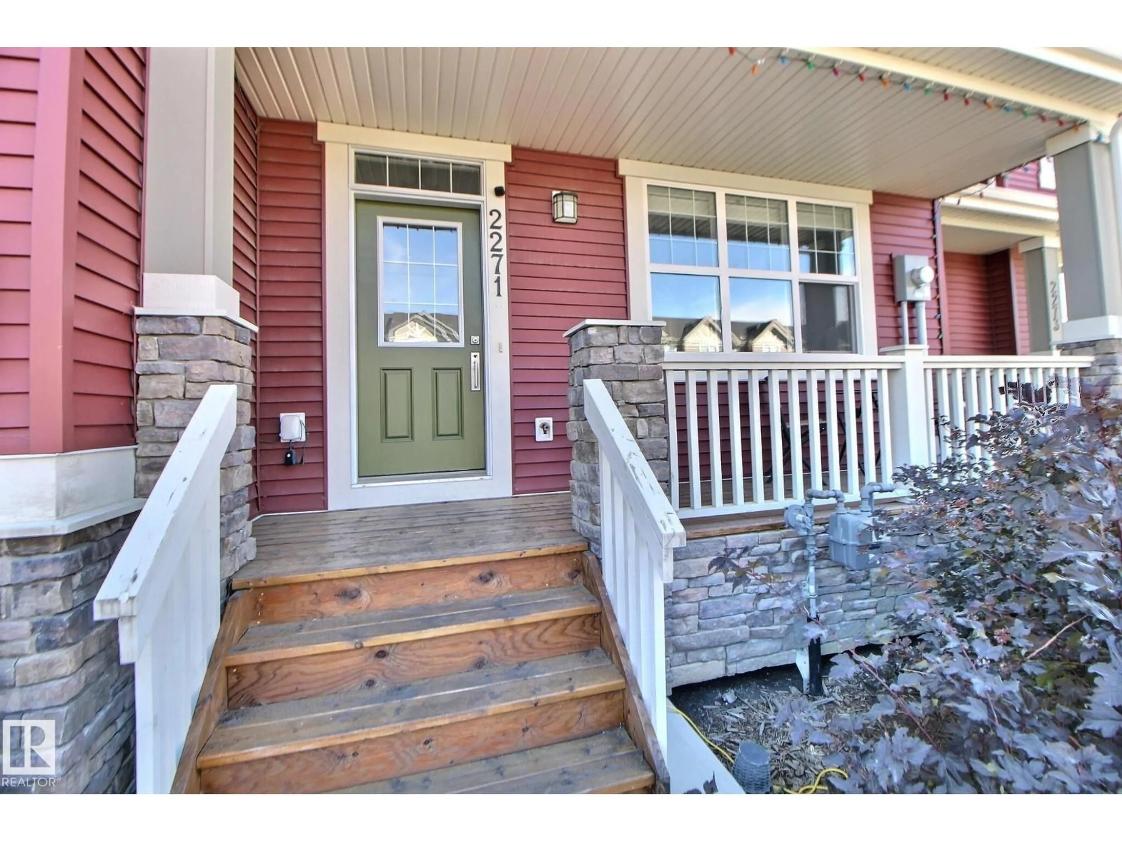 Indoor entryway for 2271 GLENRIDDING BV, Edmonton Alberta T6W3P4