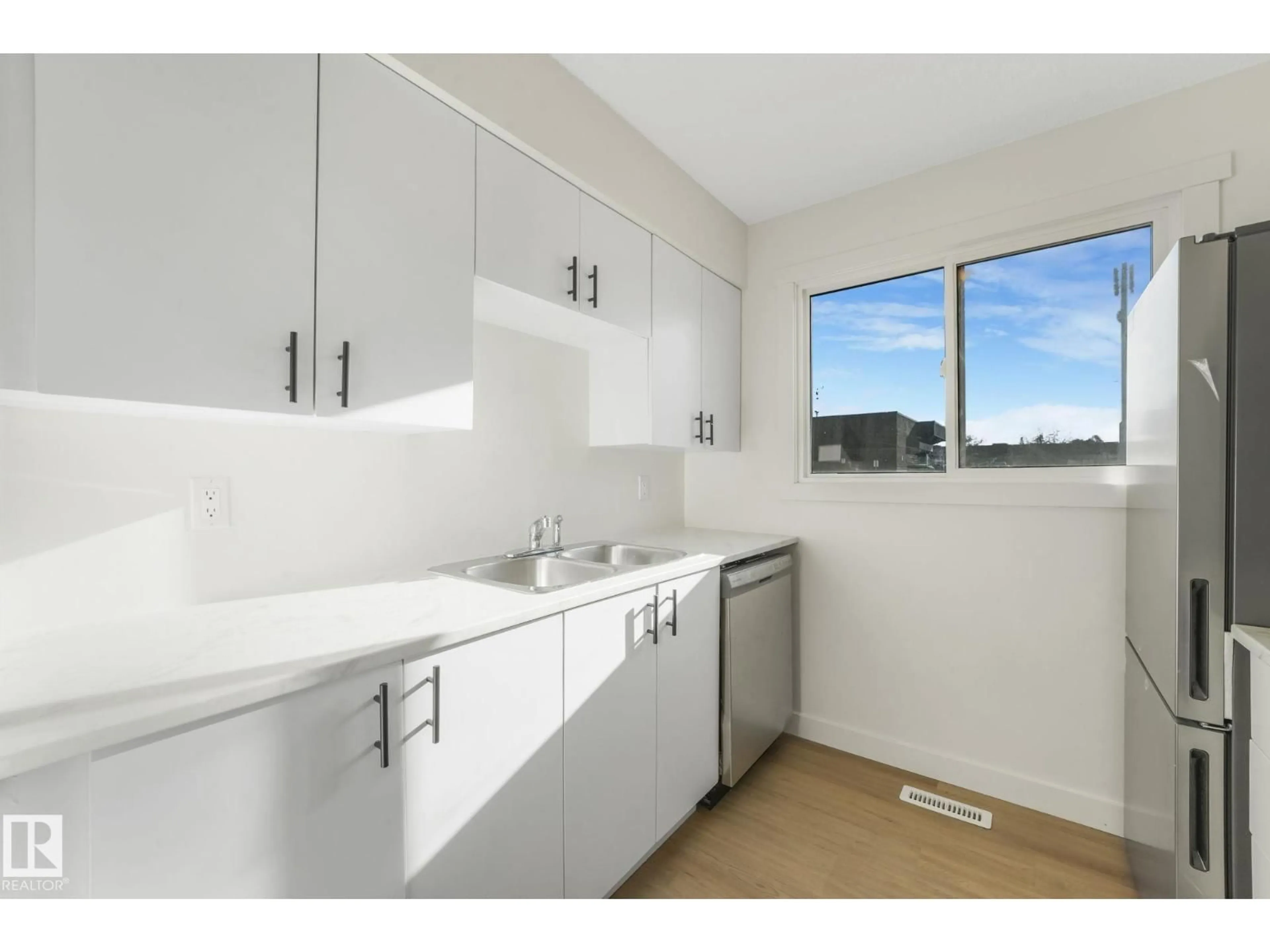 Standard kitchen, unknown for 5833 RIVERBEND RD, Edmonton Alberta T6H5A8