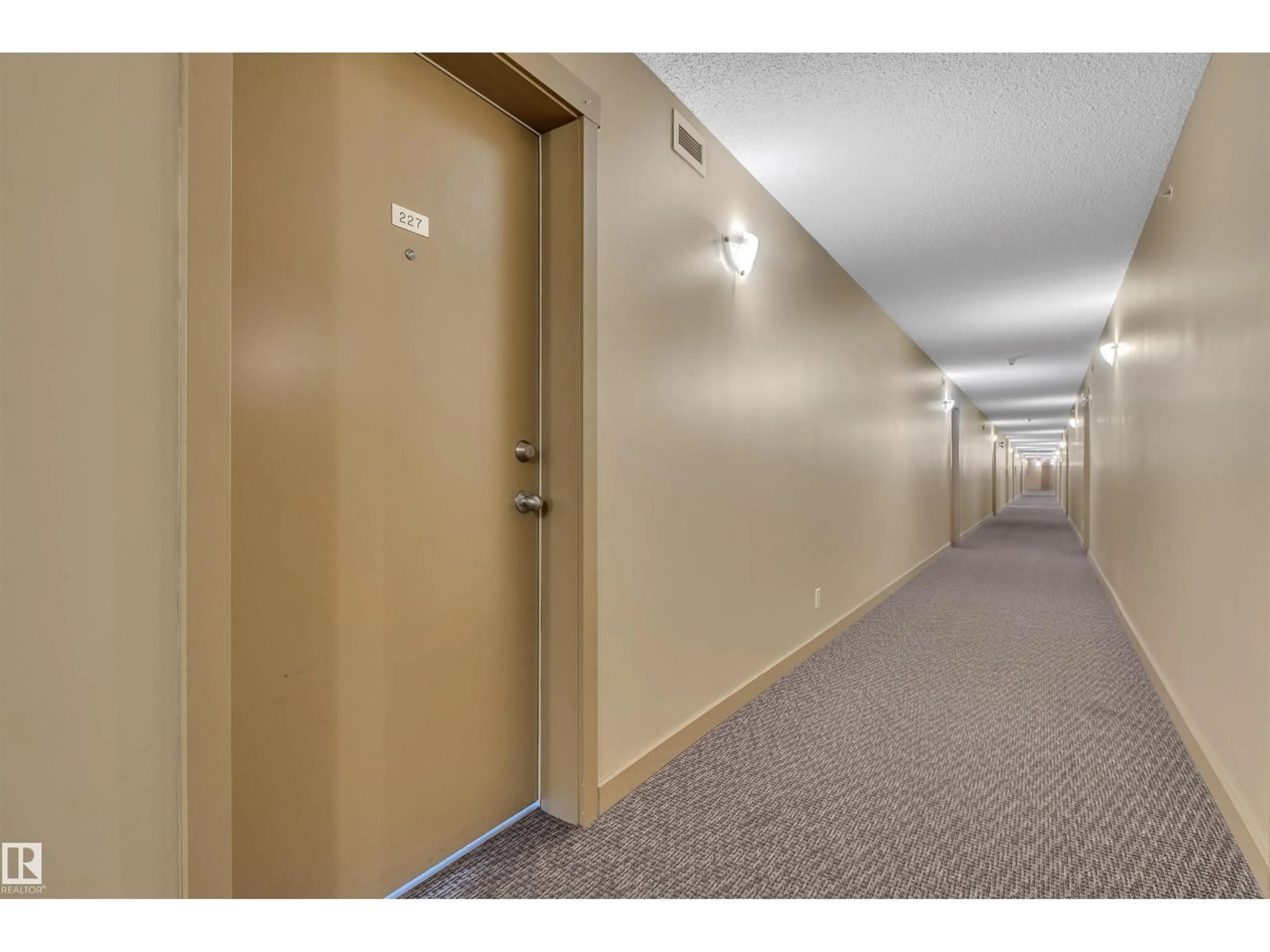 Indoor foyer for #227 - 1510 WATT DRIVE SW, Edmonton Alberta T6X2E6