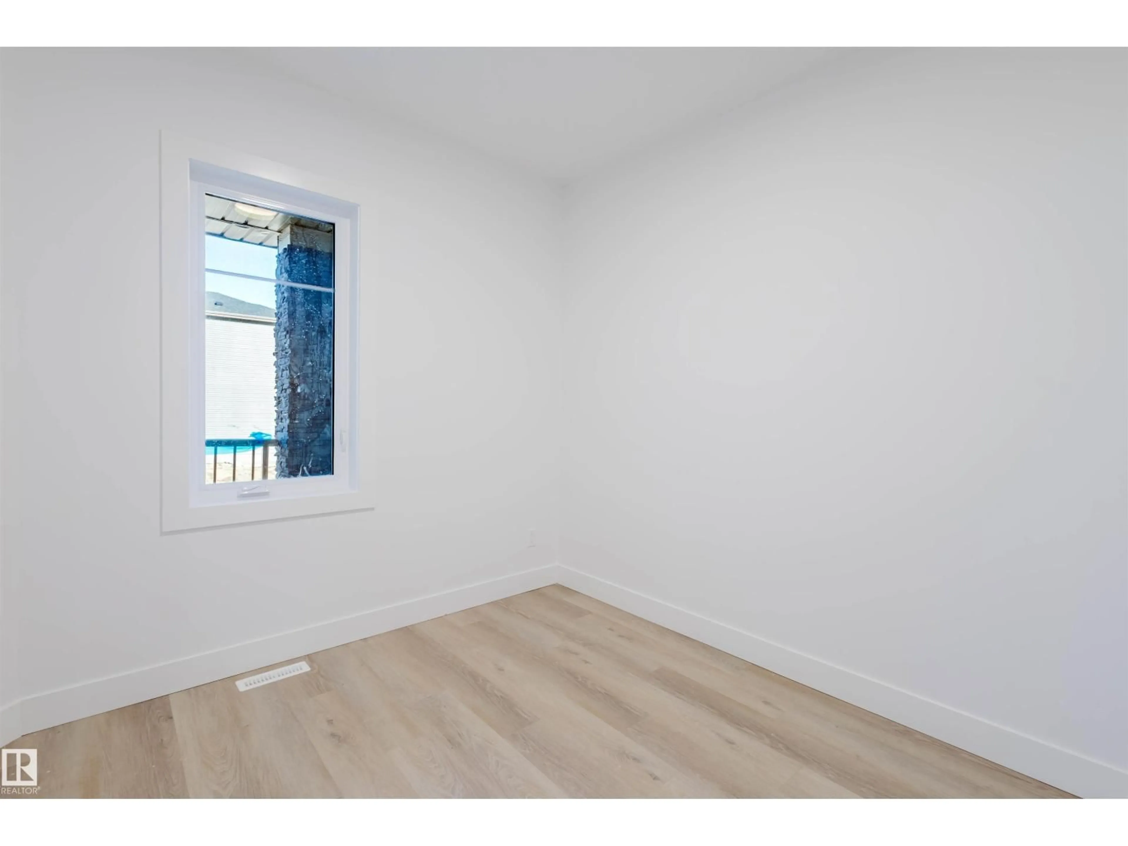 A pic of a room for 1566 SISKIN LI, Edmonton Alberta T5S0V1