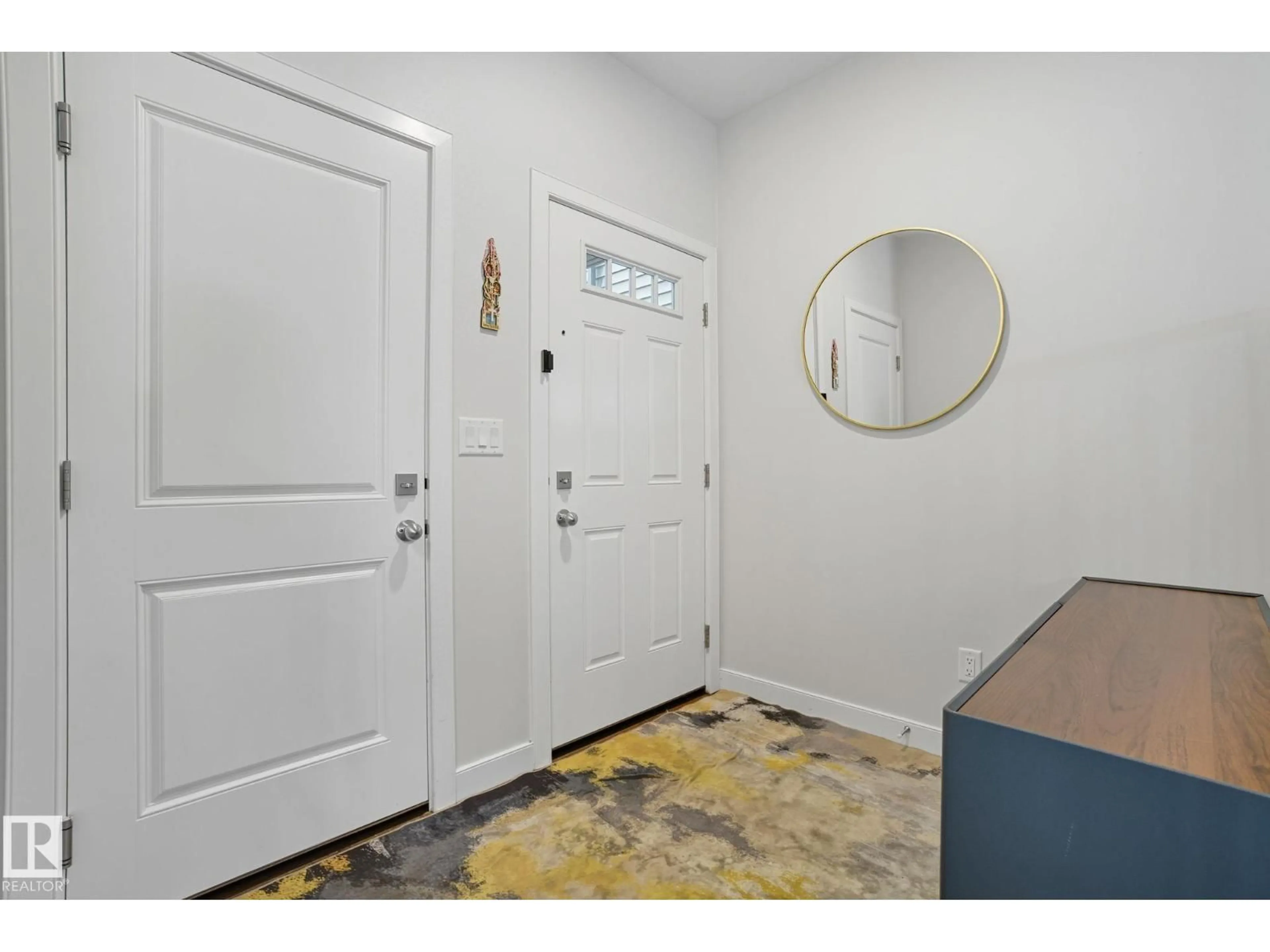 Indoor entryway for 9307 PEAR LINK SW, Edmonton Alberta T6X2N8