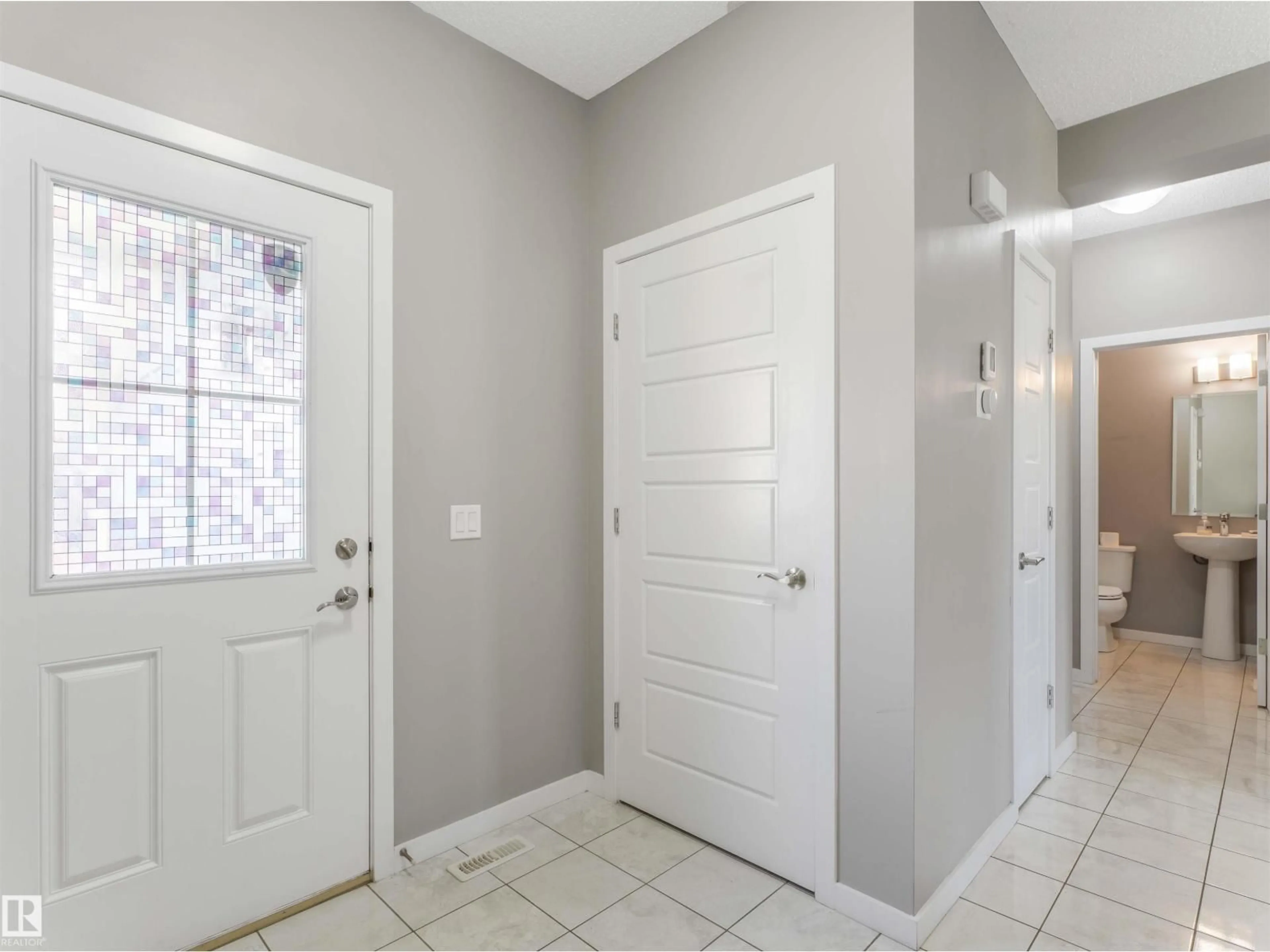 Indoor entryway for 3565 CHERRY LANDING LD, Edmonton Alberta T6X2B5