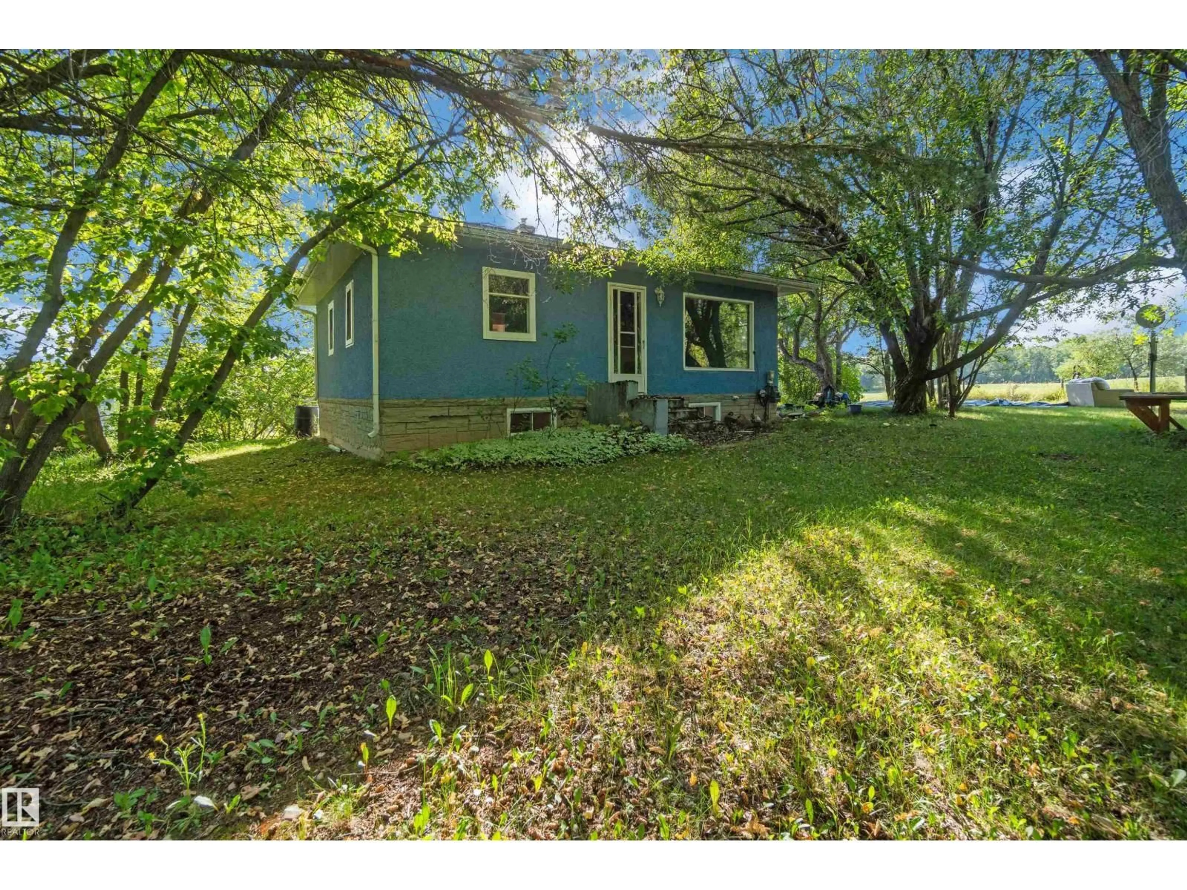 A pic from outside/outdoor area/front of a property/back of a property/a pic from drone, unknown for 56313 RGE ROAD 62, Rural Lac Ste. Anne County Alberta T0E2A0