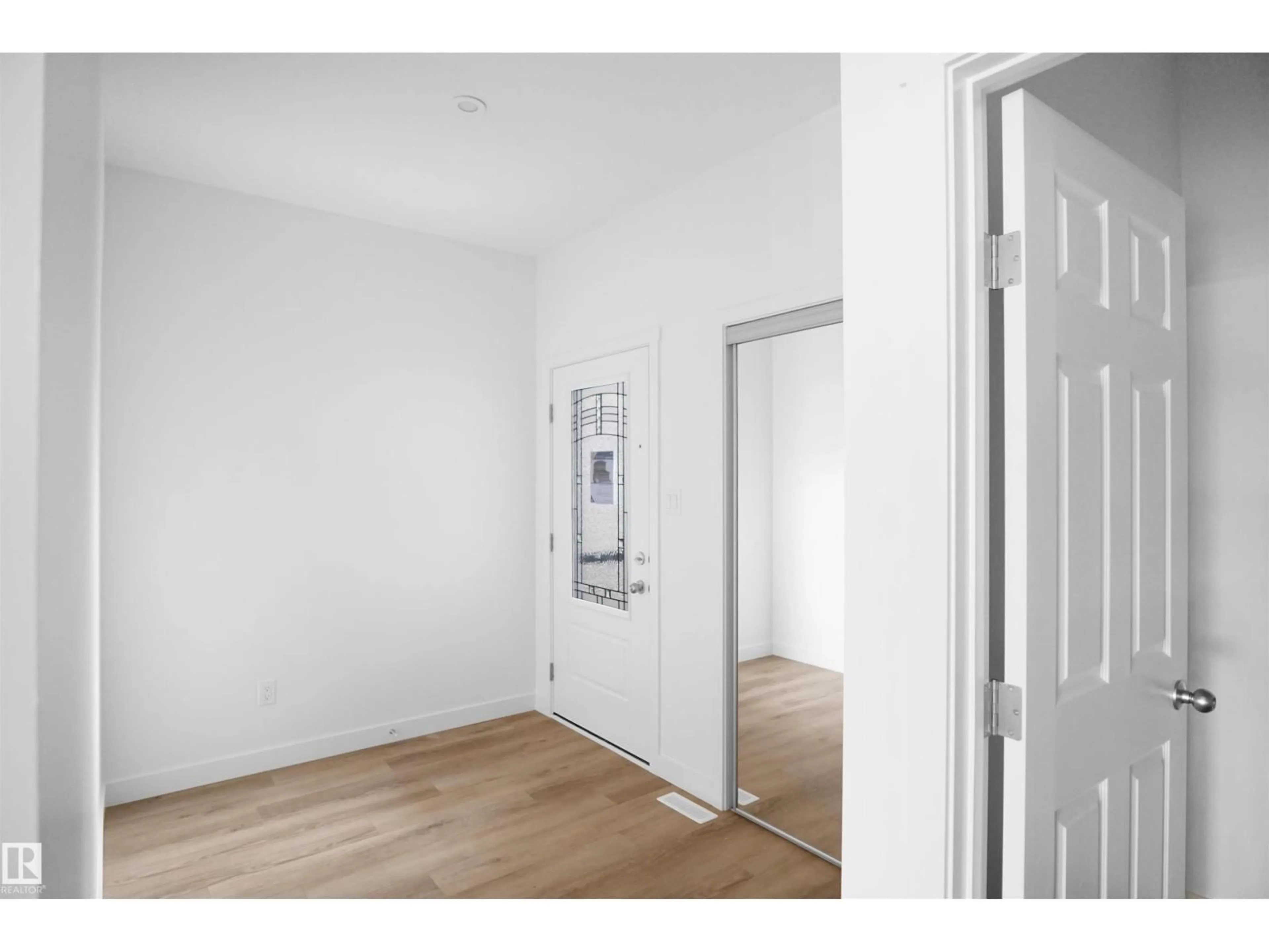 Unknown for 1015 14 AV, Edmonton Alberta T6T2R6