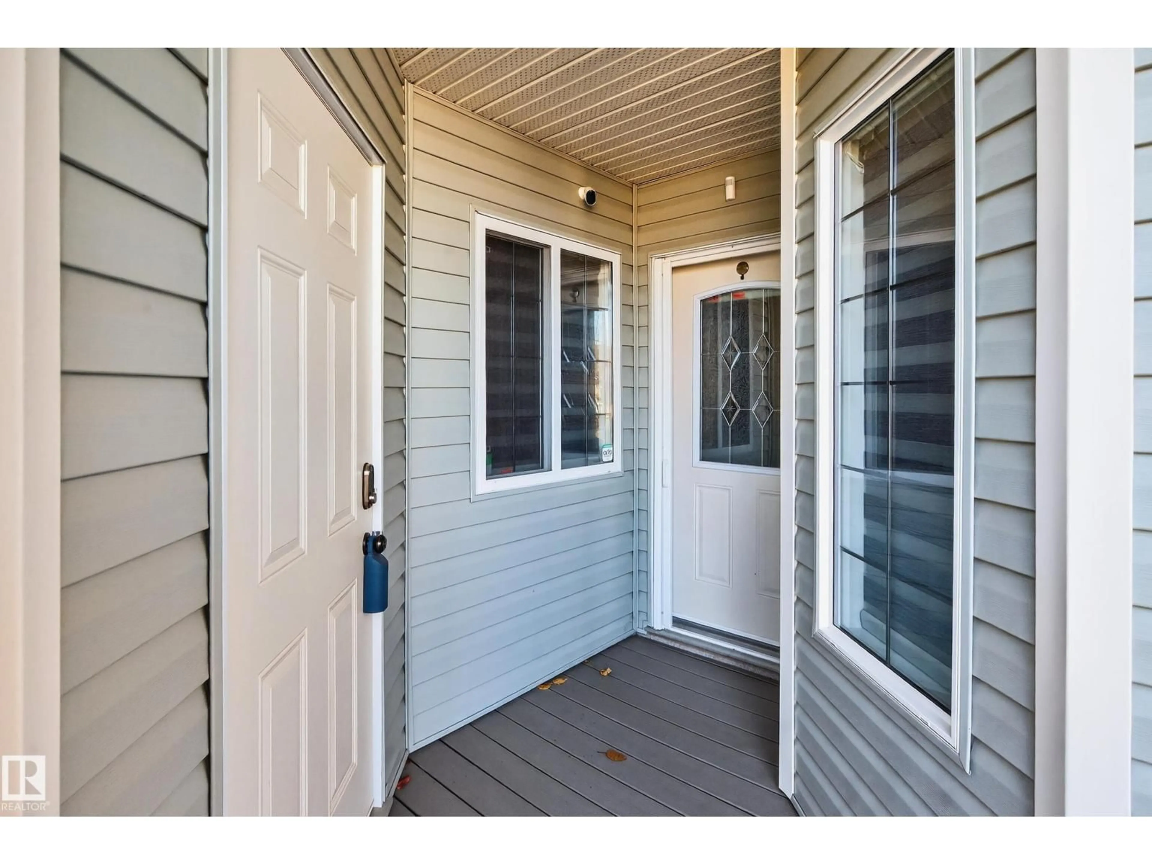 Indoor entryway for 18 BRIARWOOD VG, Stony Plain Alberta T7Z2R4
