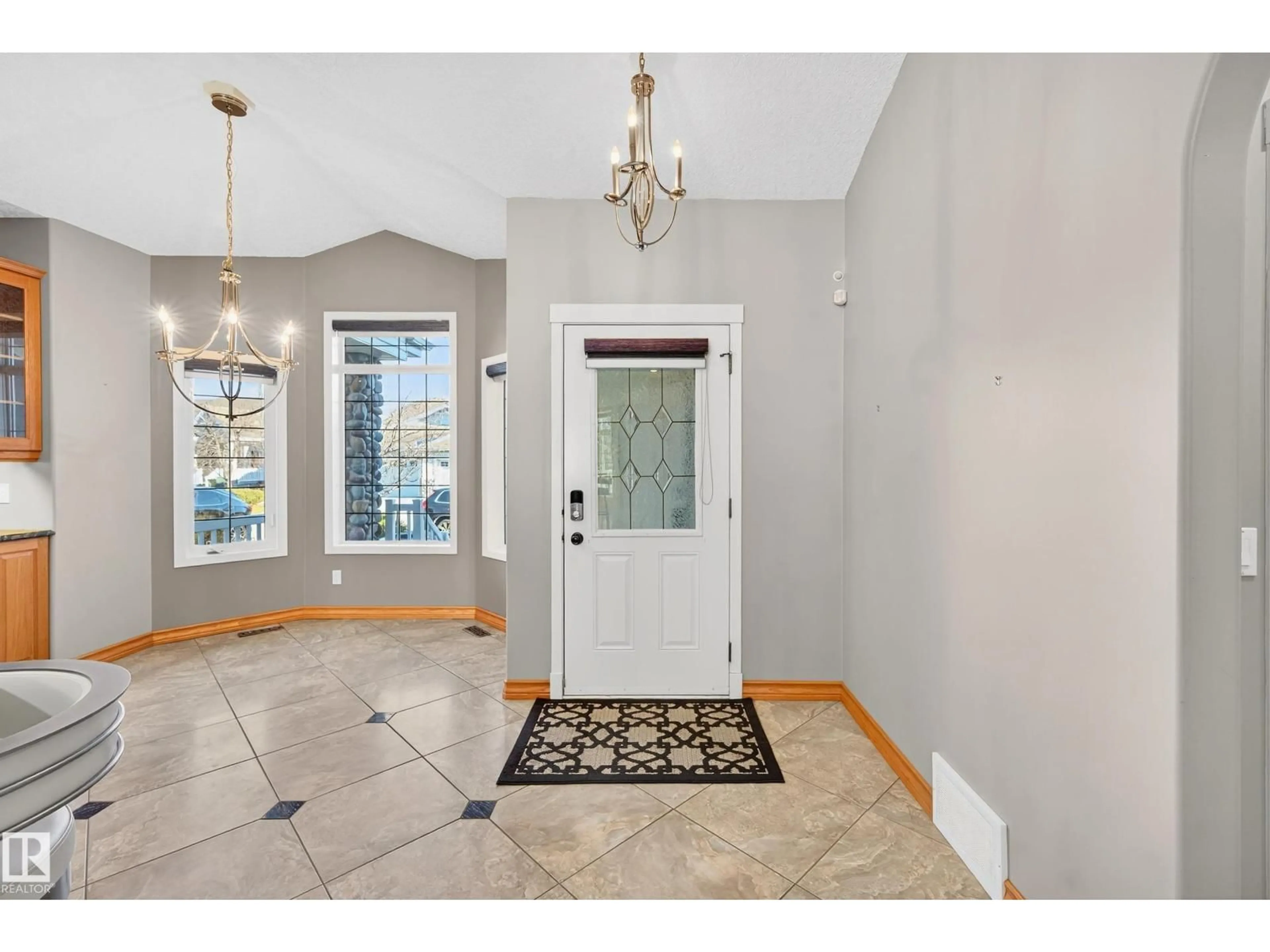 Indoor entryway for 18 BRIARWOOD VG, Stony Plain Alberta T7Z2R4