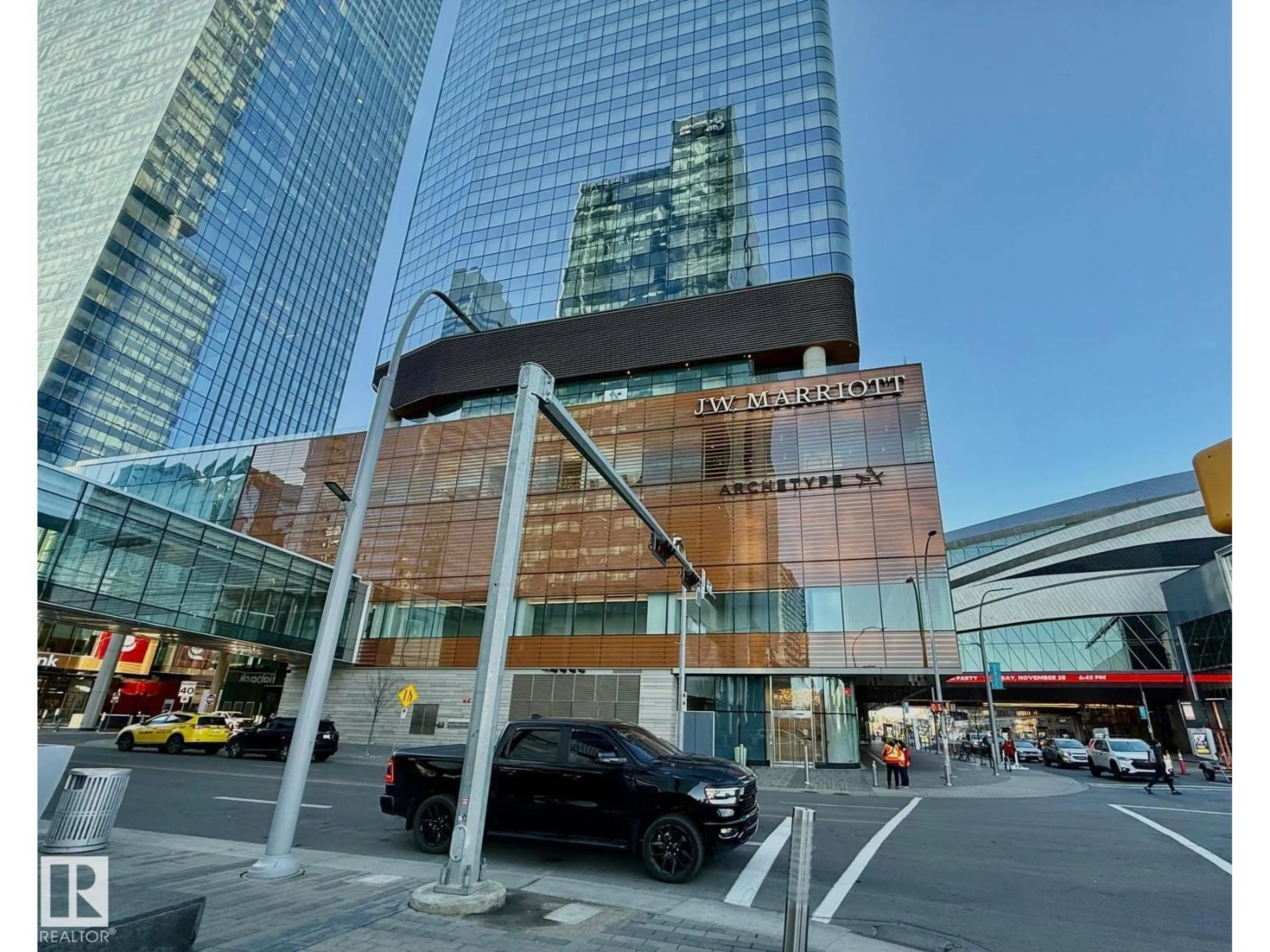 Indoor foyer for 10360 - 2501 102 ST, Edmonton Alberta T5J0K6