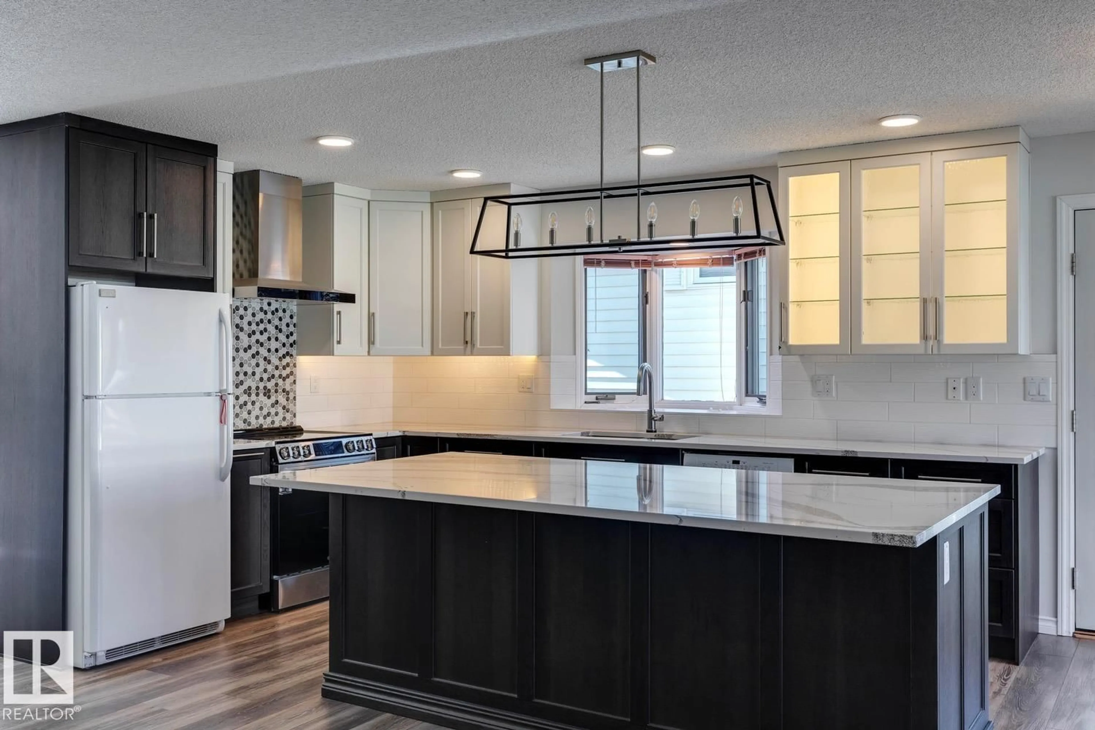 Contemporary kitchen, ceramic/tile floor for 220 HEAGLE CR, Edmonton Alberta T6R1V2