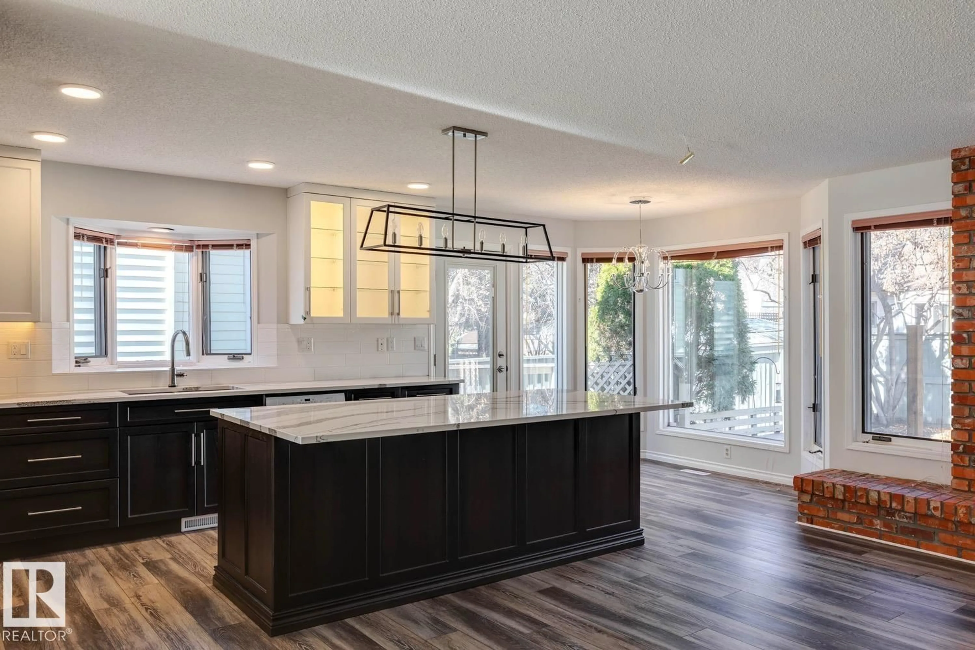 Open concept kitchen, unknown for 220 HEAGLE CR, Edmonton Alberta T6R1V2