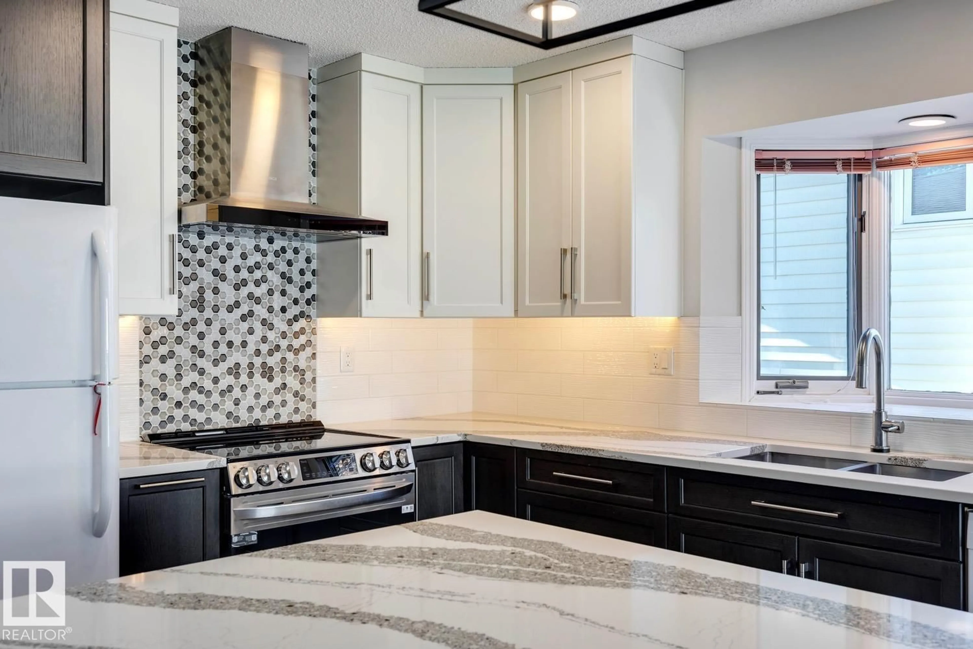 Contemporary kitchen, ceramic/tile floor for 220 HEAGLE CR, Edmonton Alberta T6R1V2