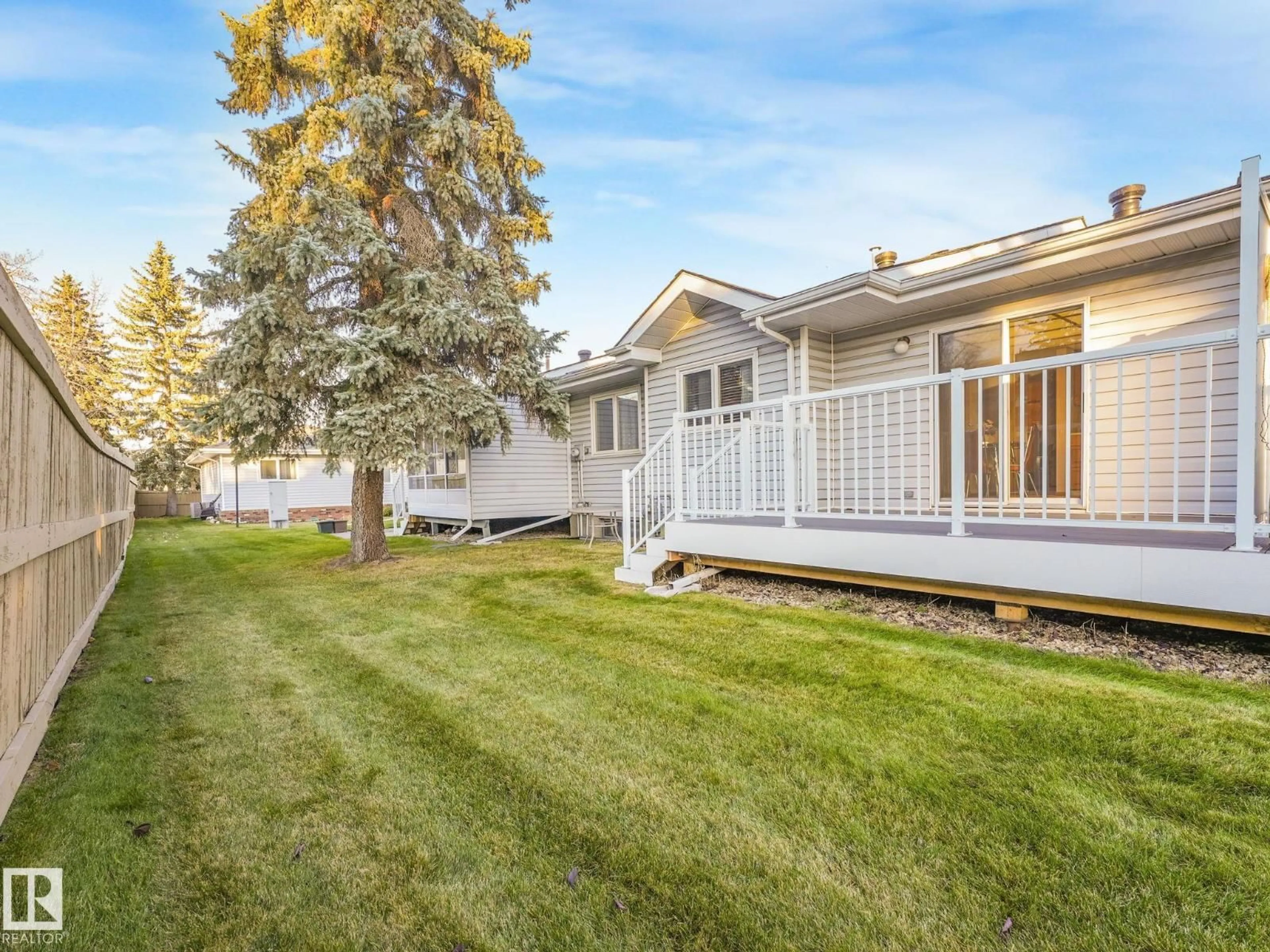 Home with vinyl exterior material, unknown for 17526 CALLINGWOOD RD, Edmonton Alberta T5T5P1