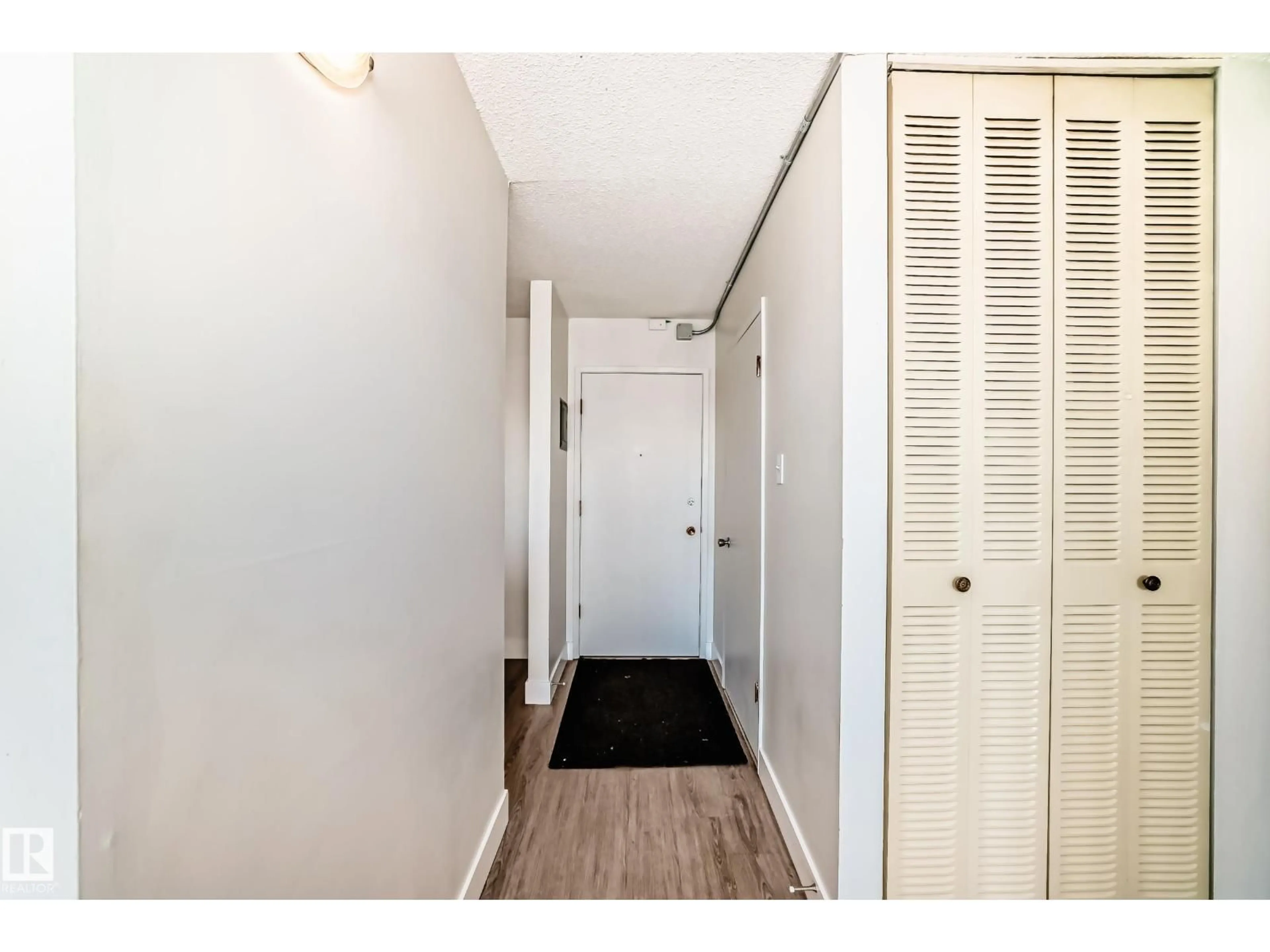 Indoor entryway for #417 - 8604 GATEWAY BV, Edmonton Alberta T6E4B6