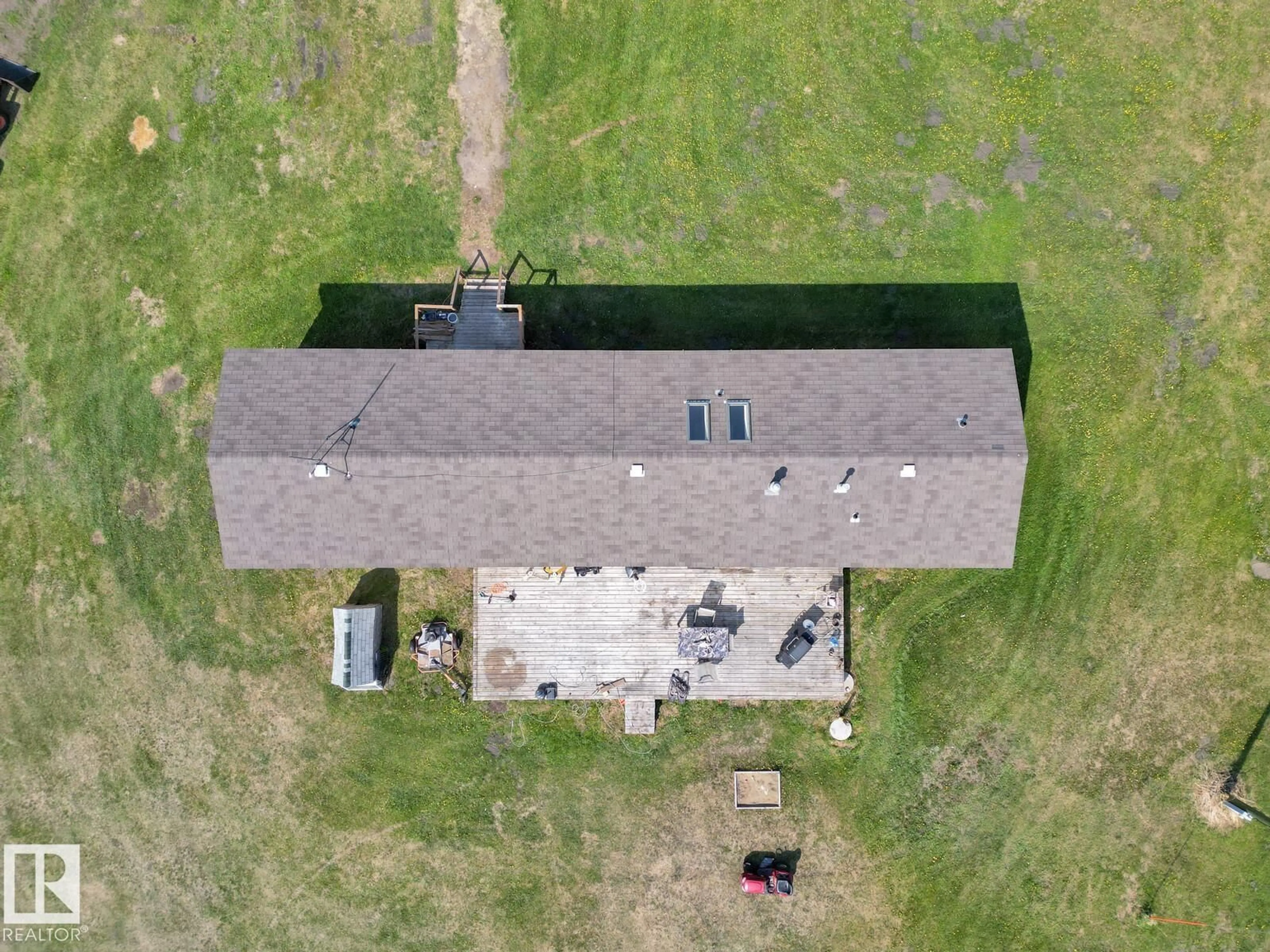 A pic from outside/outdoor area/front of a property/back of a property/a pic from drone, building for 540075 RANGE ROAD 162, Rural Lamont County Alberta T0B3H0