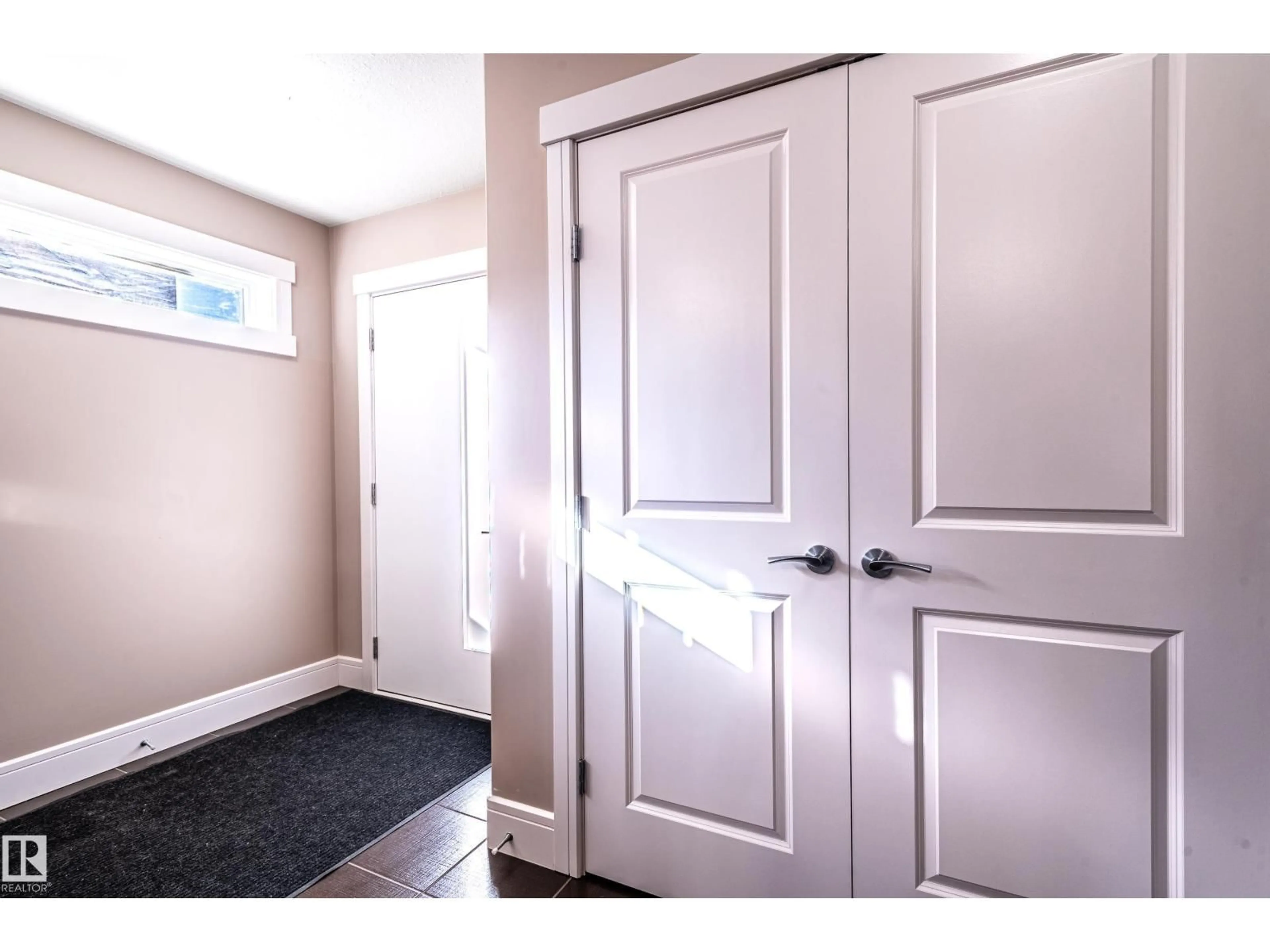 Indoor entryway for SW - 623 176 ST, Edmonton Alberta T6W2G7