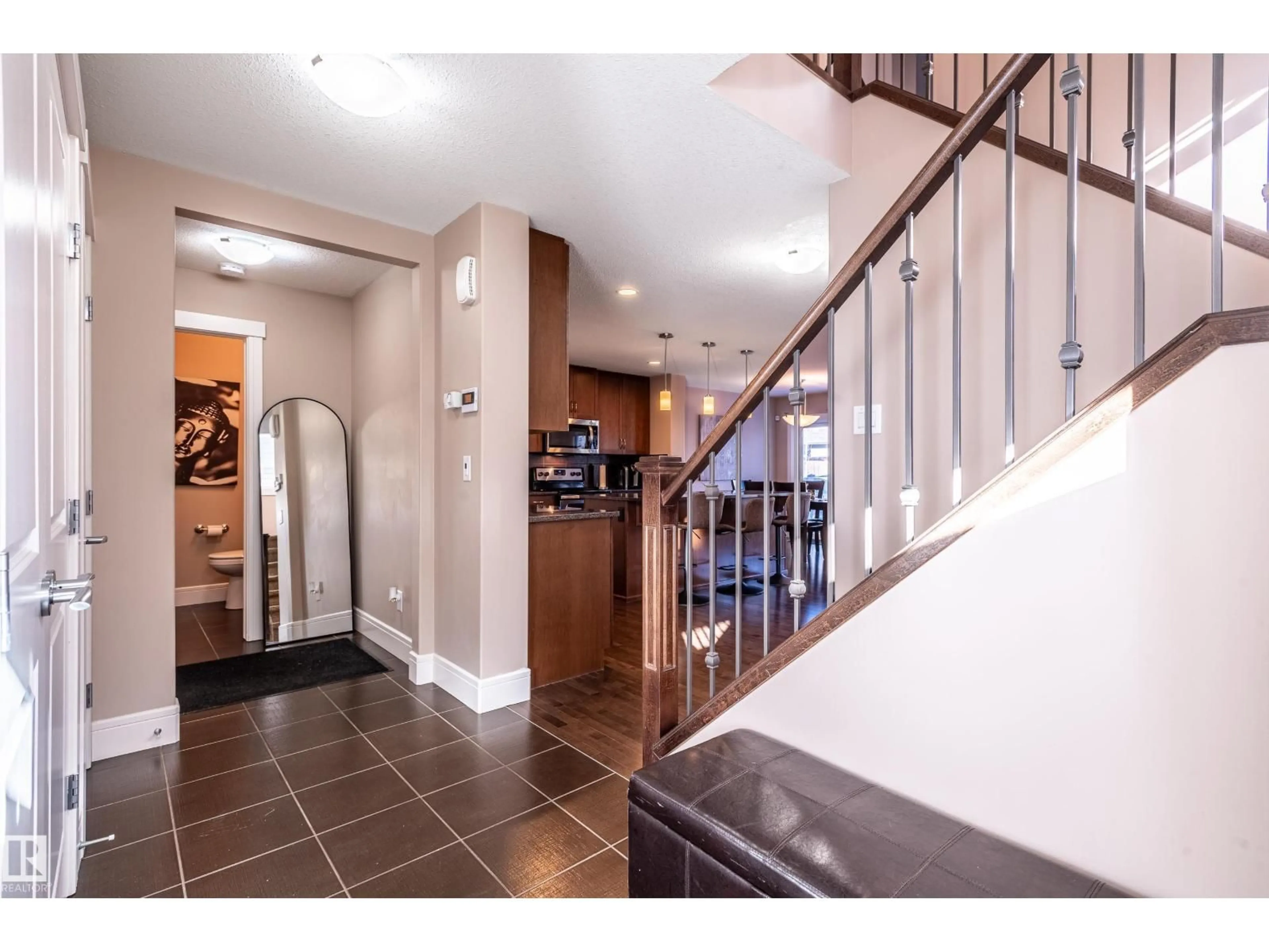 Indoor foyer for SW - 623 176 ST, Edmonton Alberta T6W2G7