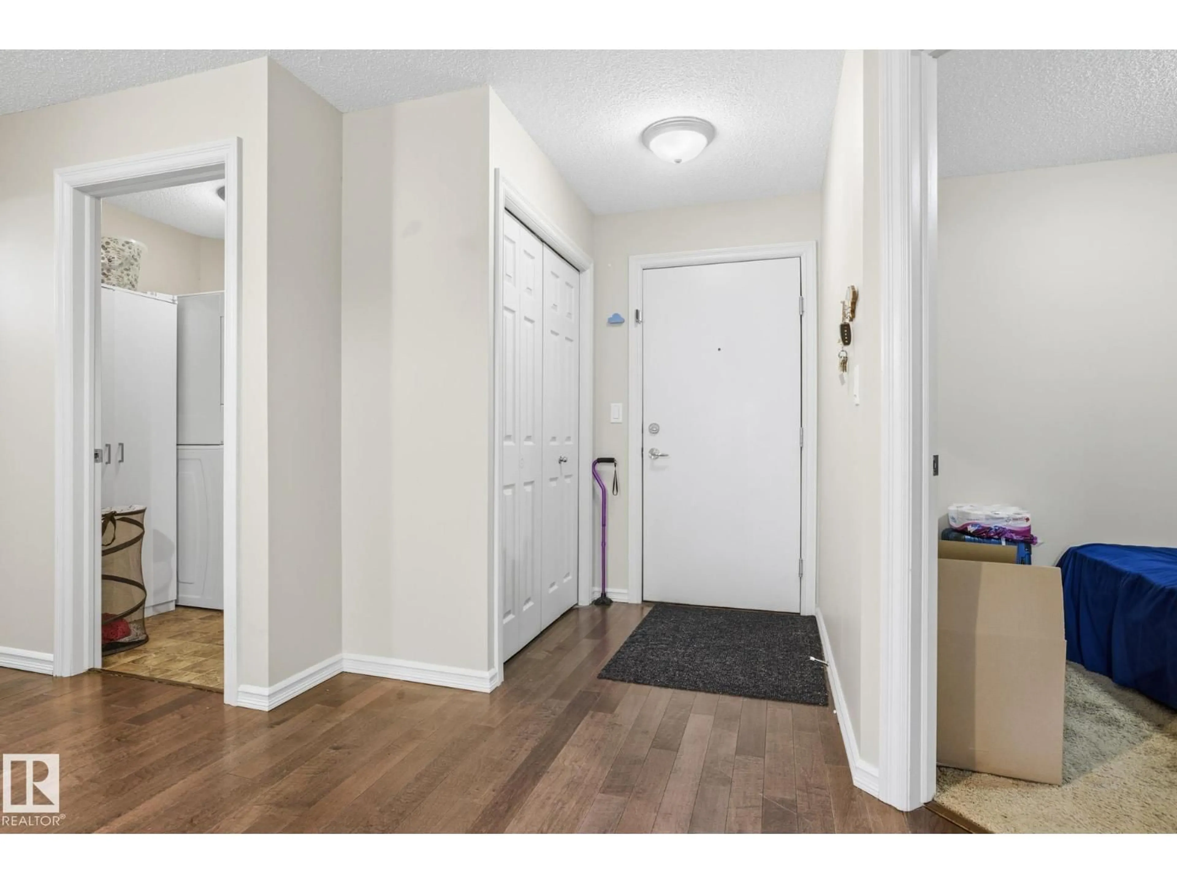 Indoor entryway for 310 - 2204 44AVE NW, Edmonton Alberta T6T0G5