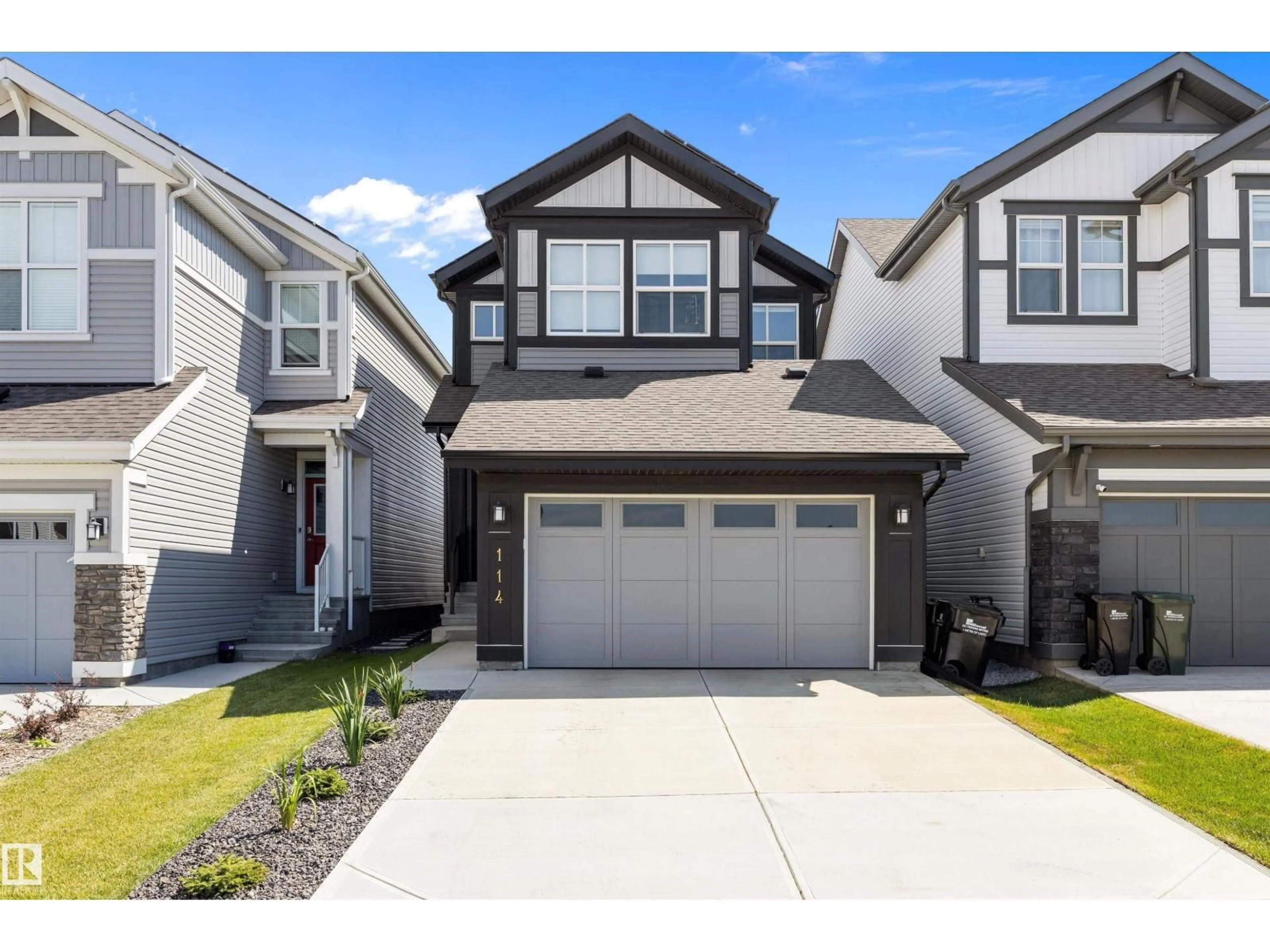 Home with vinyl exterior material, street for 114 SEDUM WY, Sherwood Park Alberta T8H2X8
