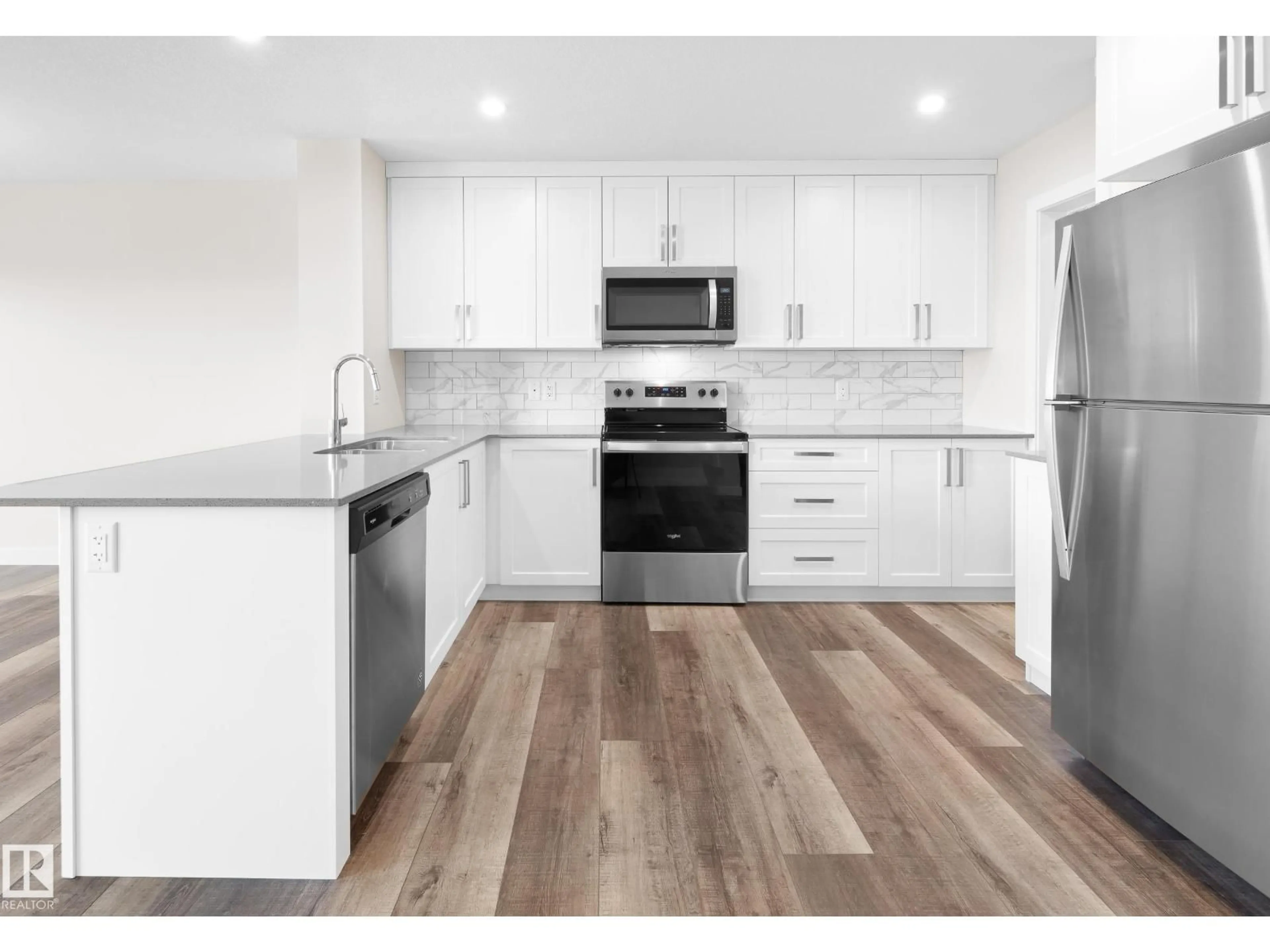 Unknown for 752 BERG LO, Leduc Alberta T9E1G8