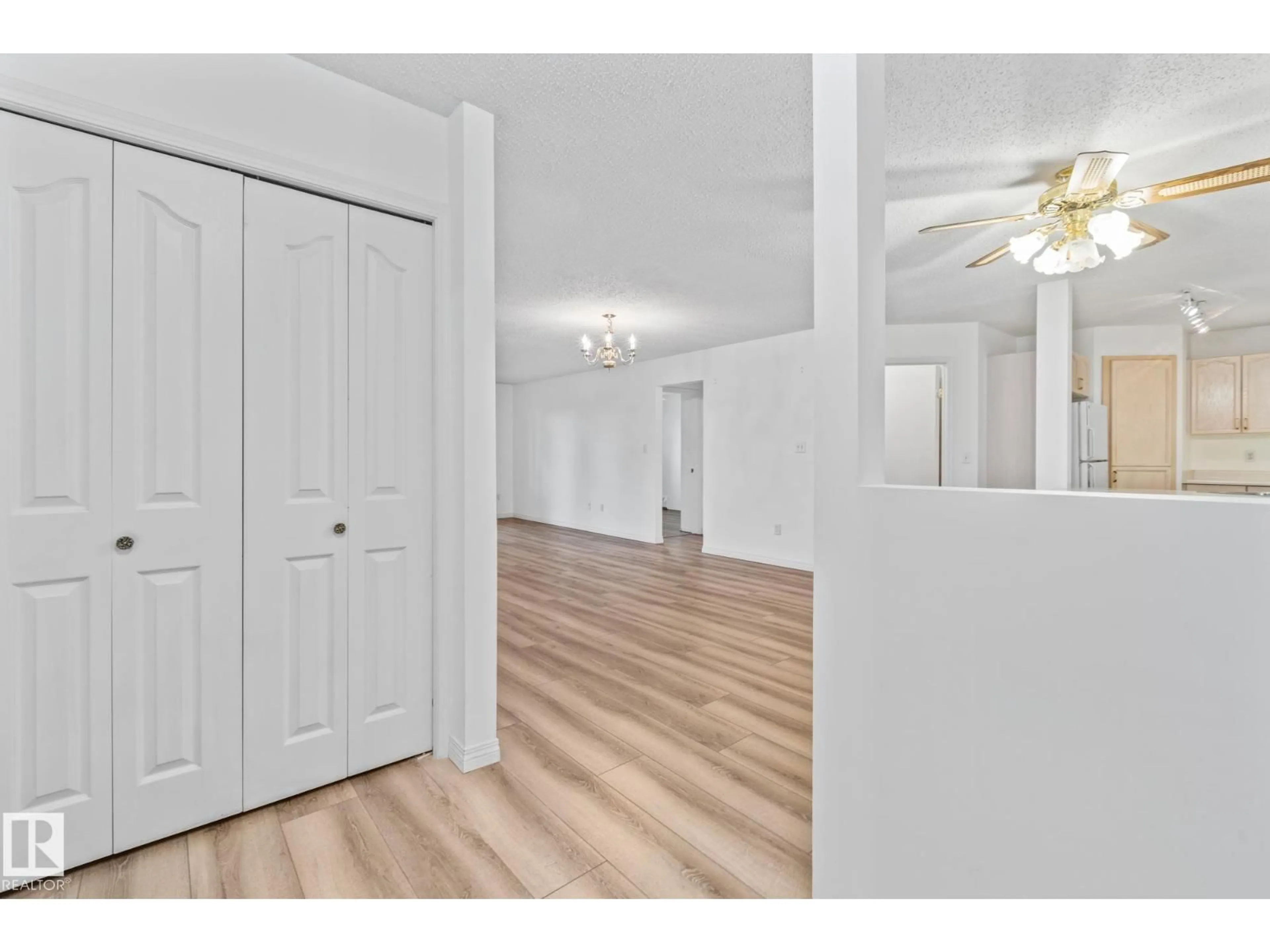Indoor entryway for 104 - 104 GERVAIS RD, St. Albert Alberta T8N6H7