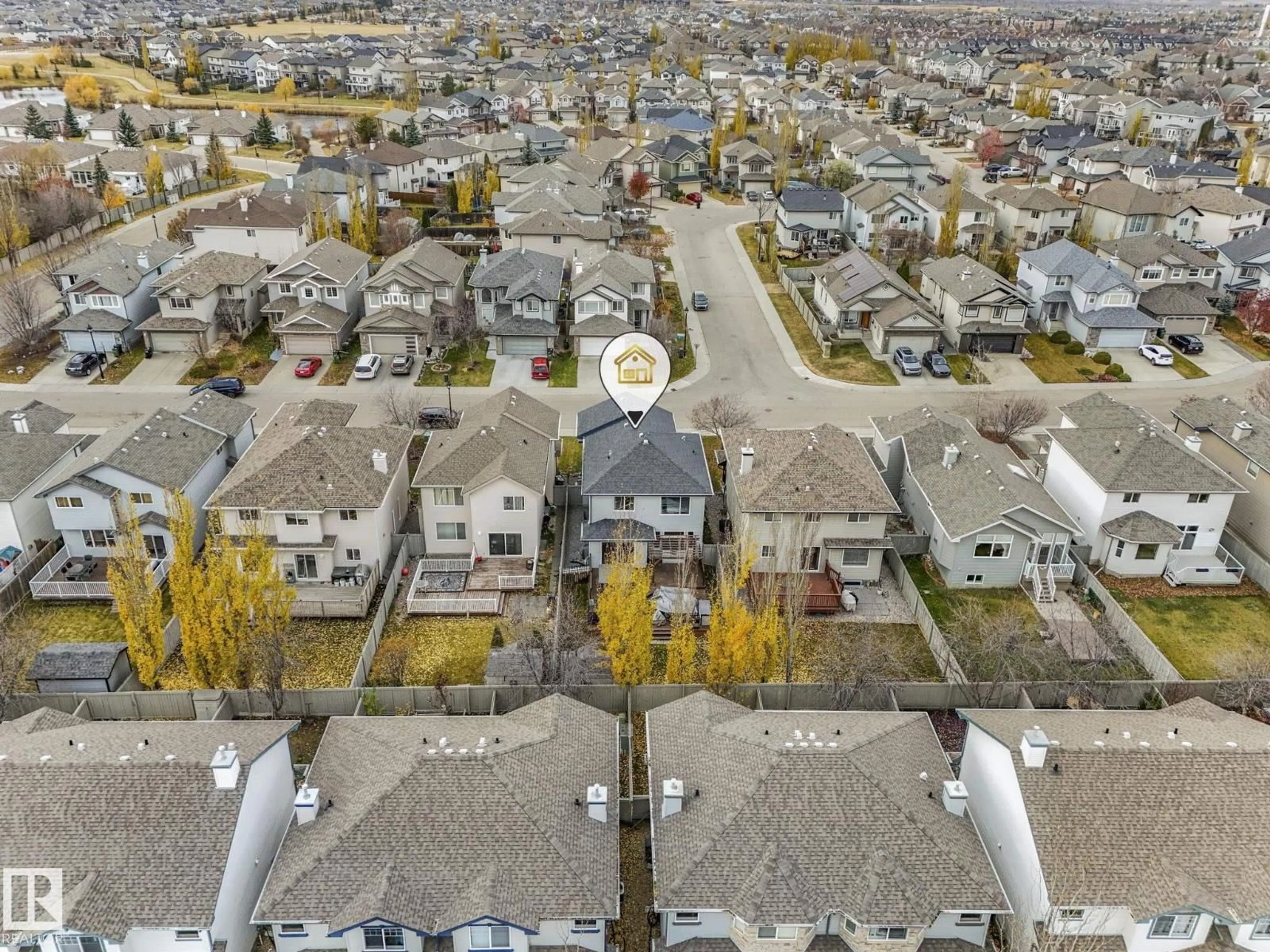 A pic from outside/outdoor area/front of a property/back of a property/a pic from drone, city buildings view from balcony for 6913 STROM LN, Edmonton Alberta T6R0G3