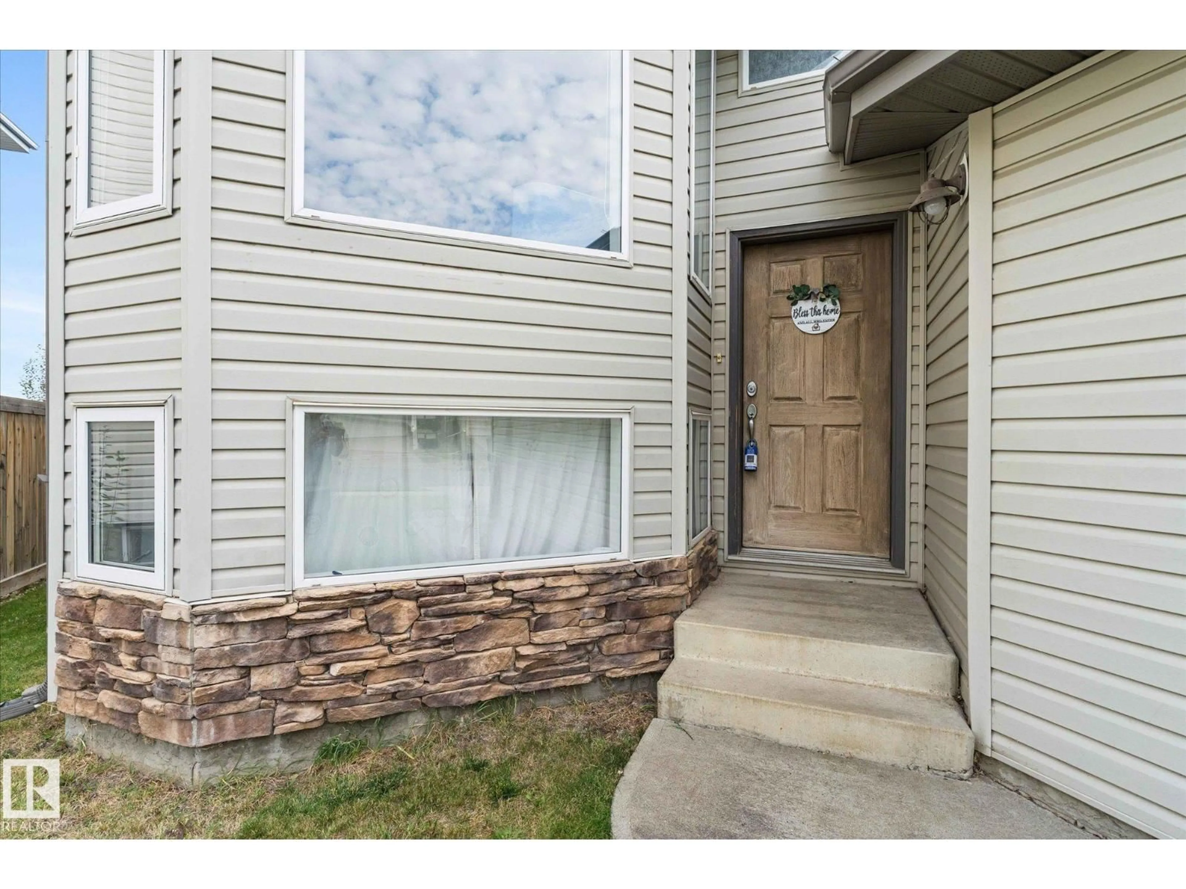 Indoor entryway for 178 LAKELAND DR, Spruce Grove Alberta T7X4B5