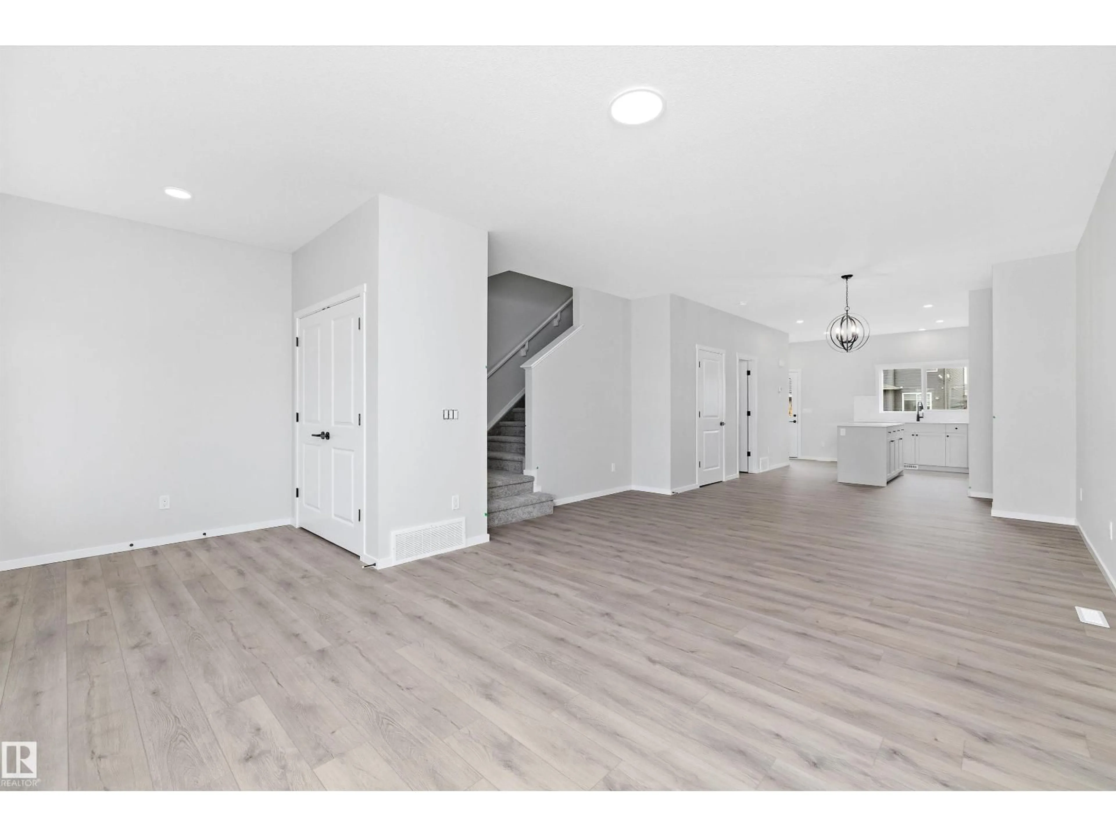 Indoor entryway for 5723 HAWTHORN COMMON, Edmonton Alberta T6X2L5