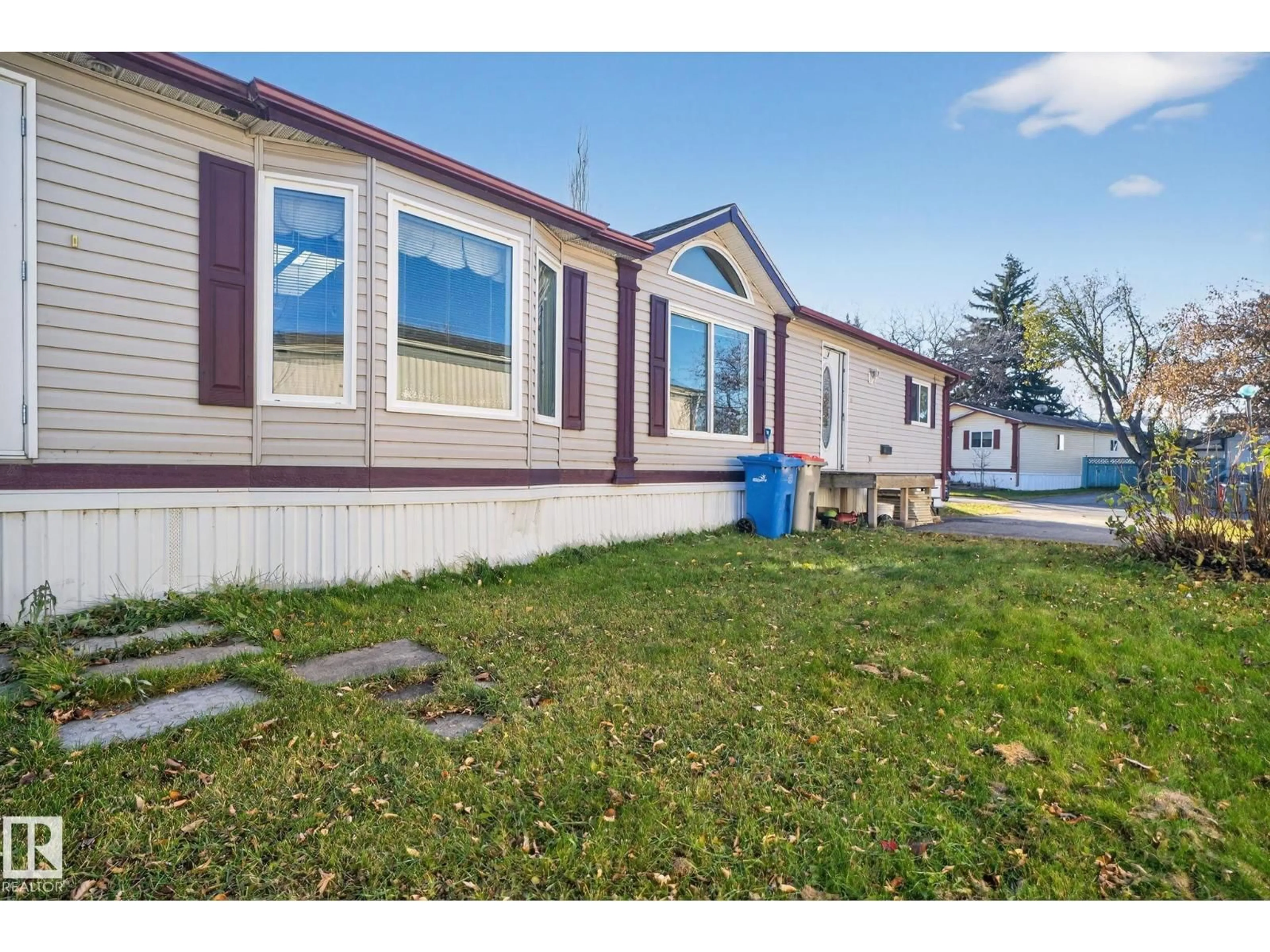 Home with vinyl exterior material, street for 139 WILLOW PARK ESTATES, Leduc Alberta T9E6J8