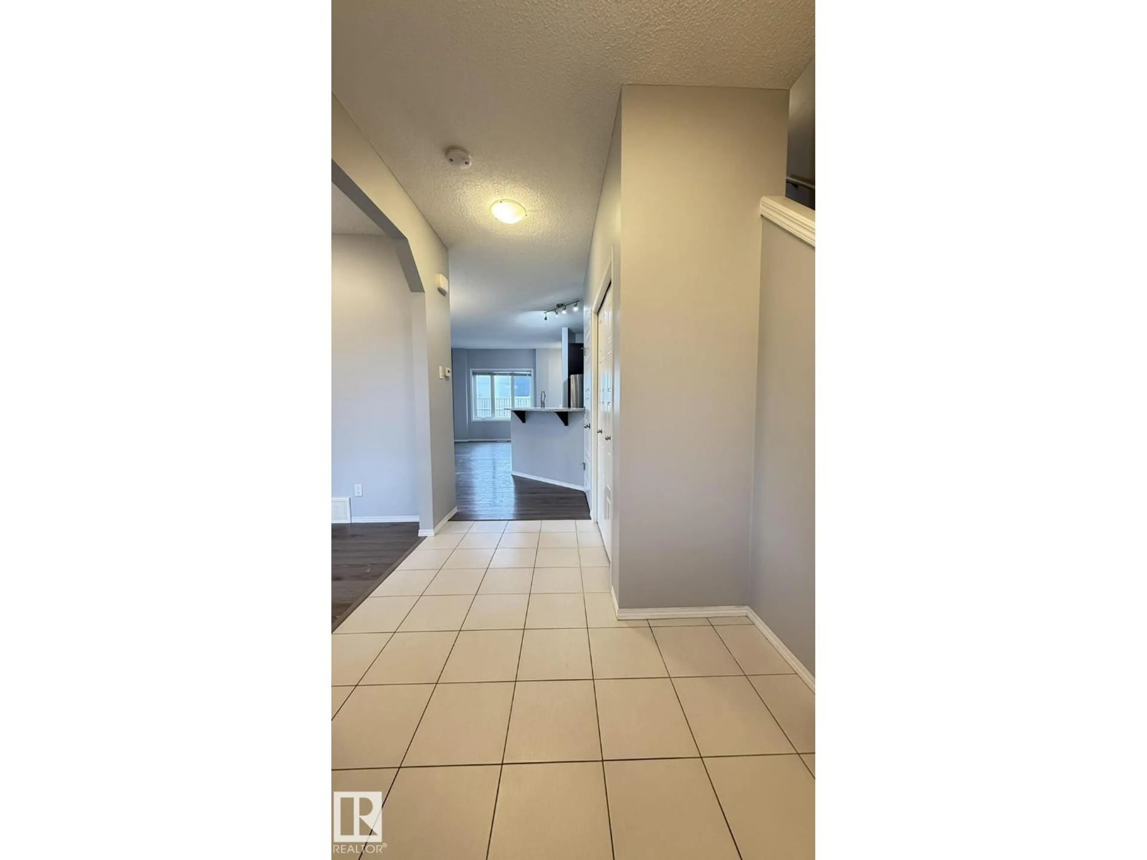 Unknown for 7185 CARDINAL WY, Edmonton Alberta T6W2Y3