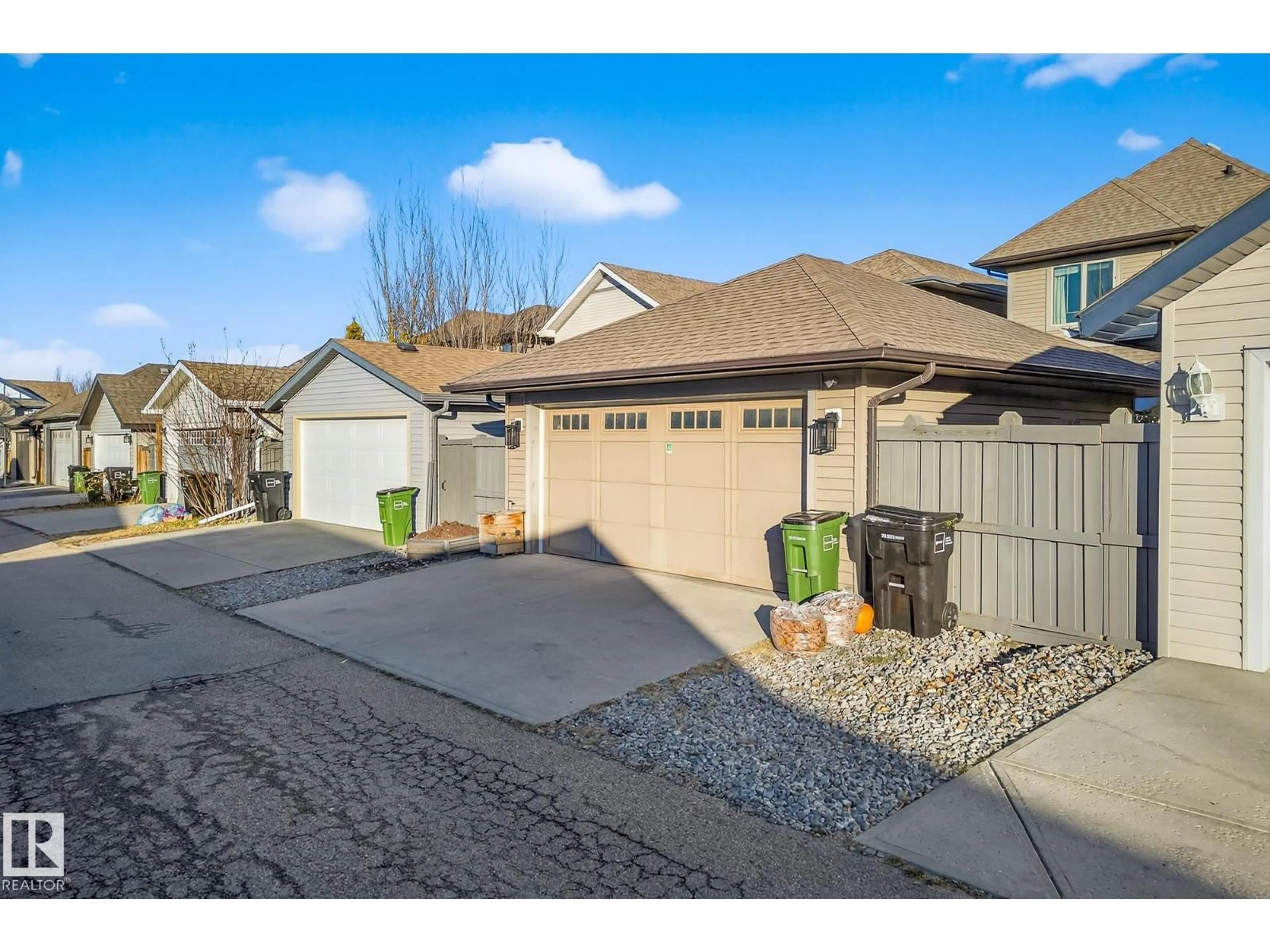 A pic from outside/outdoor area/front of a property/back of a property/a pic from drone, street for 2465 AUSTIN CR, Edmonton Alberta T6W0L4