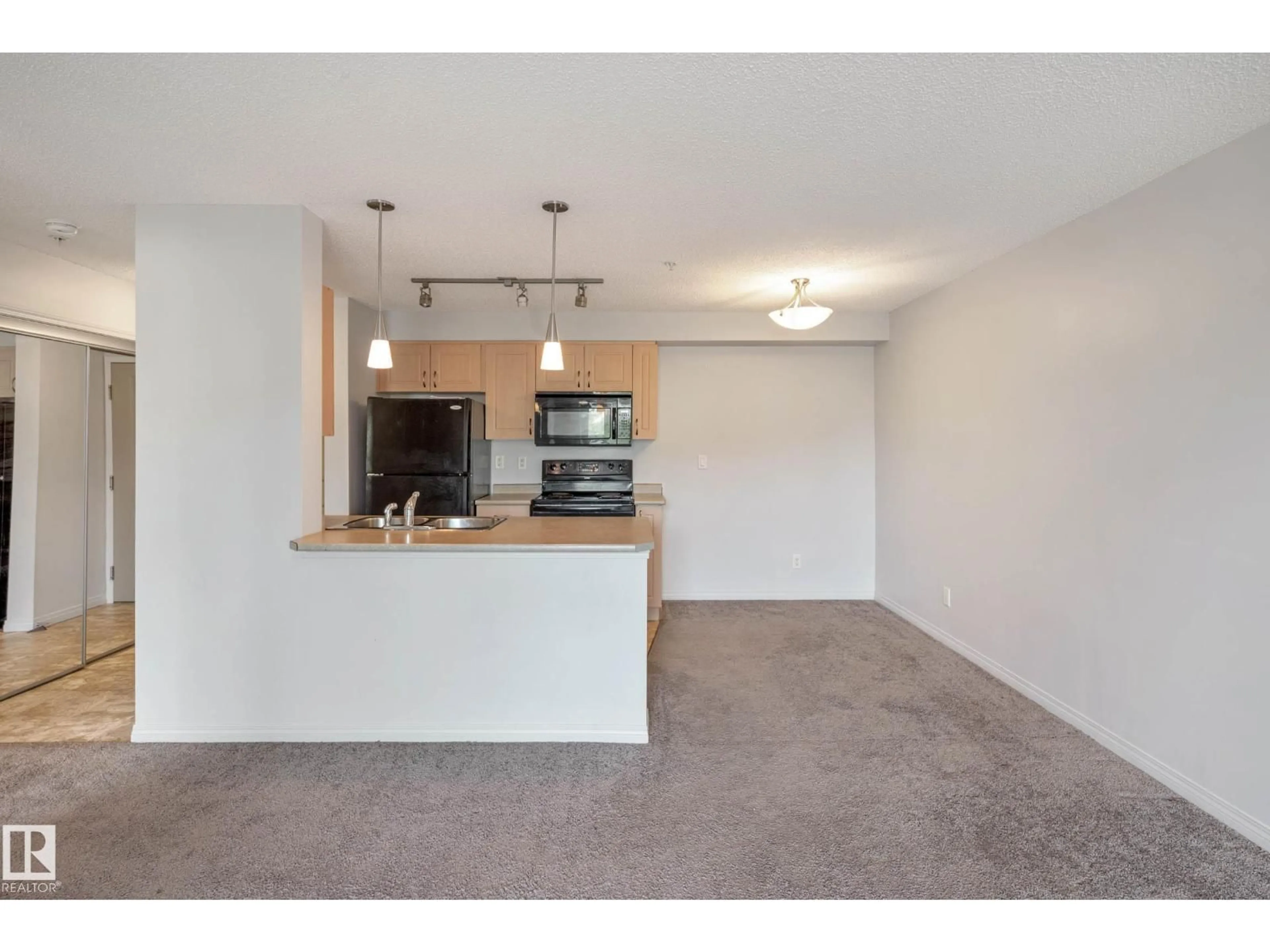 Unknown for #319 - 13907 136 ST, Edmonton Alberta T6V1Y5