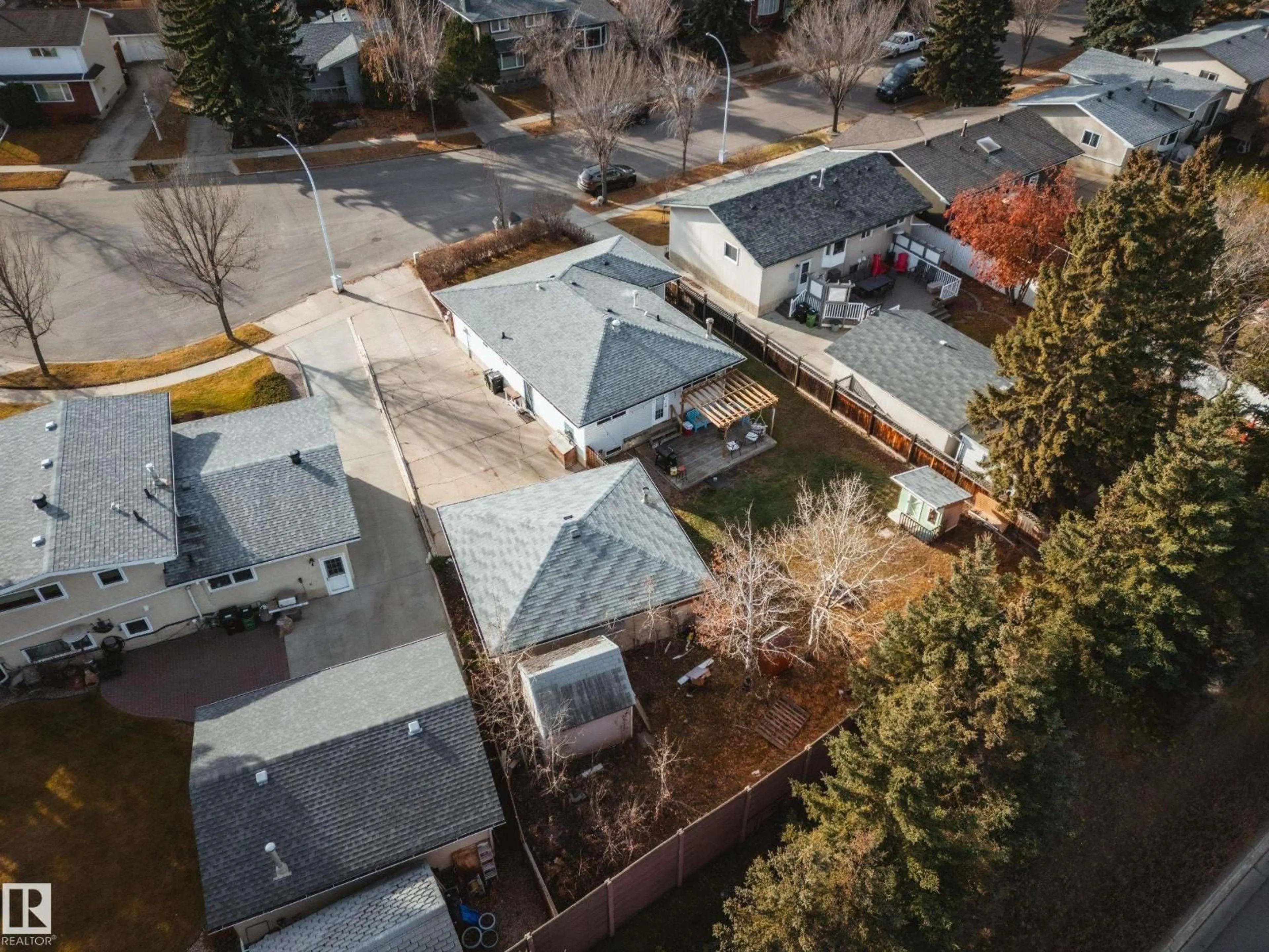 A pic from outside/outdoor area/front of a property/back of a property/a pic from drone, street for 16524 78 AV, Edmonton Alberta T5R3E6