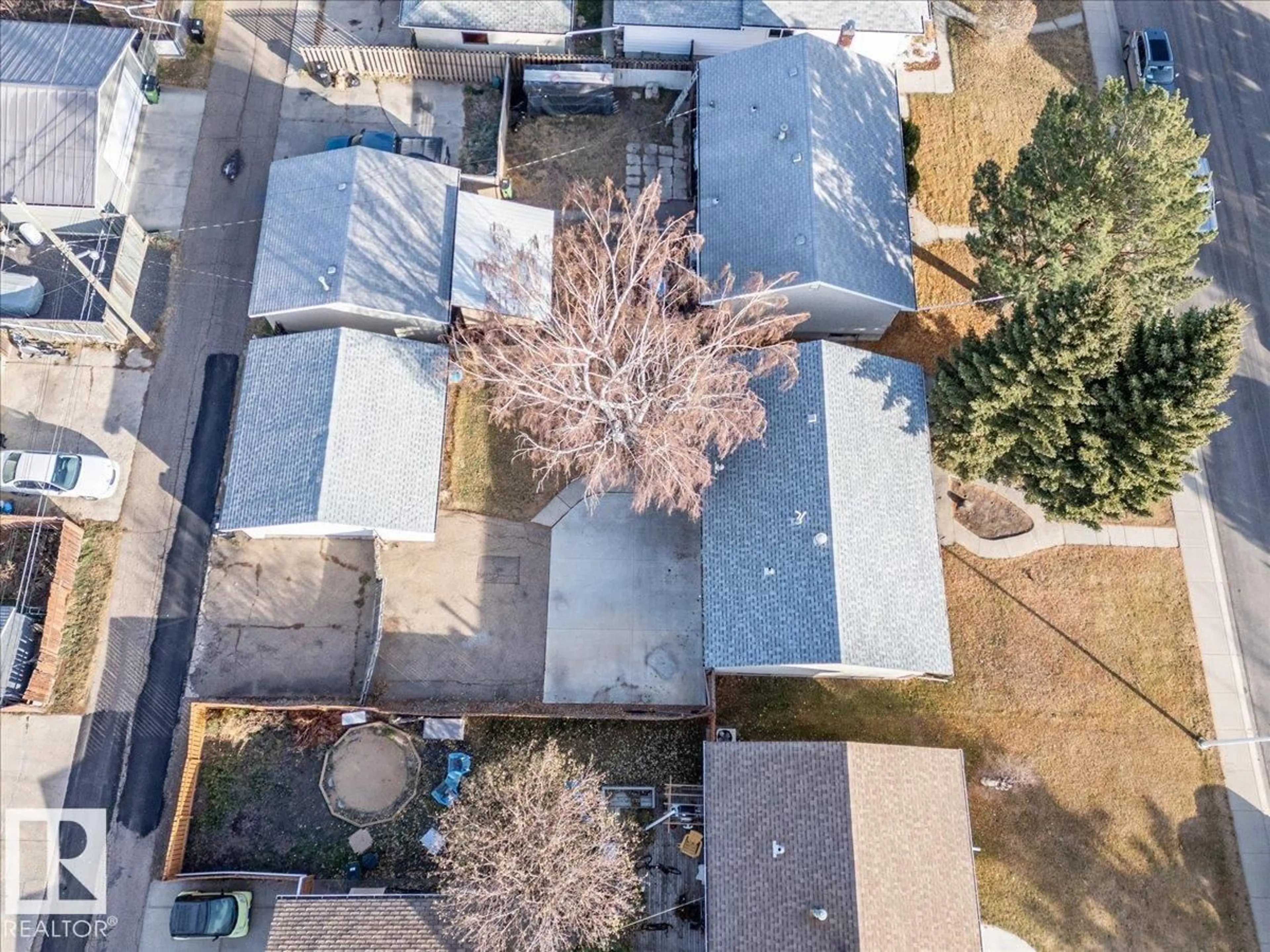 A pic from outside/outdoor area/front of a property/back of a property/a pic from drone, street for NW - 10982 164 ST, Edmonton Alberta T5P3S3