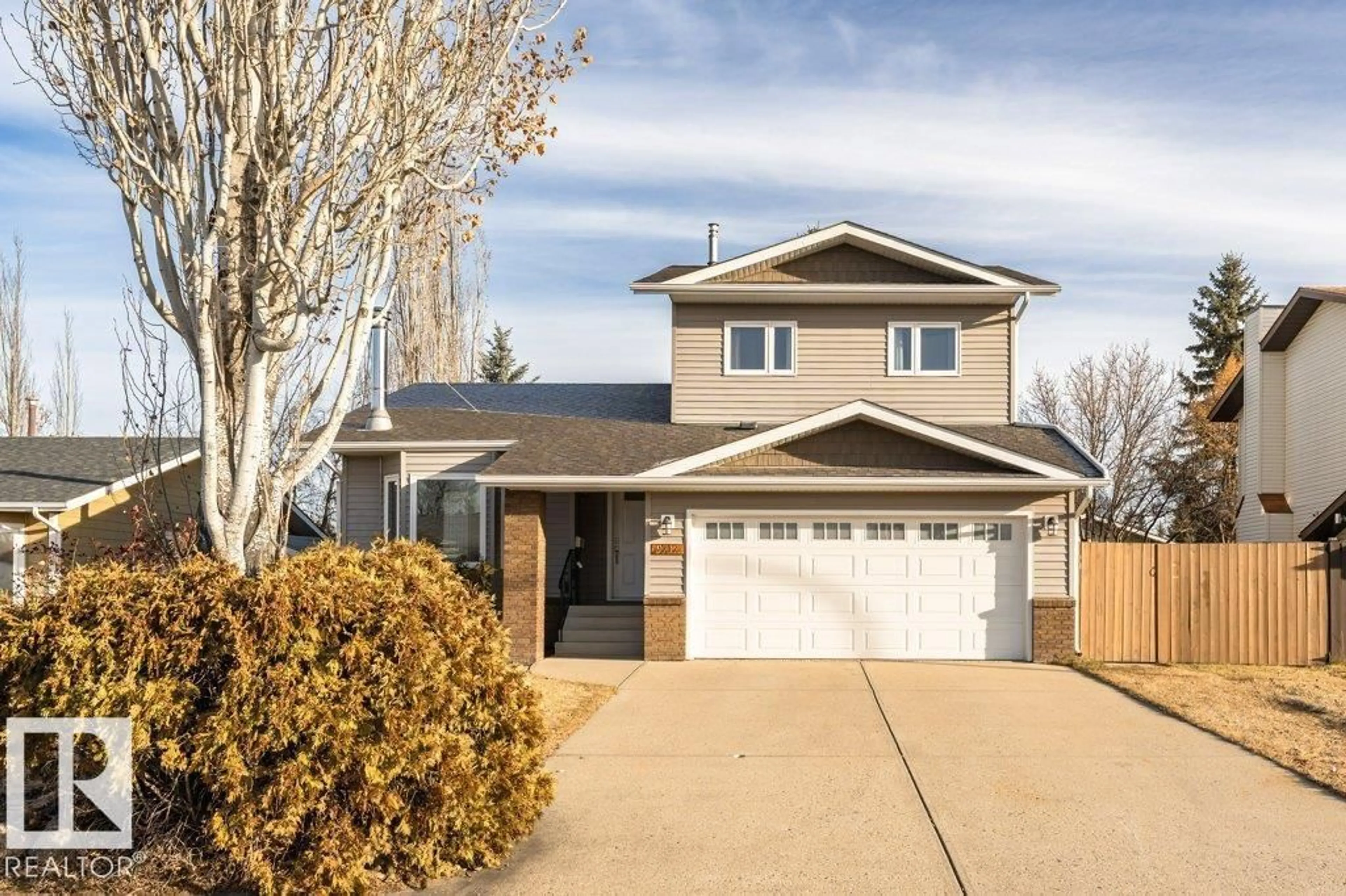 Home with vinyl exterior material, street for 9717 85A ST, Fort Saskatchewan Alberta T8L2Z1