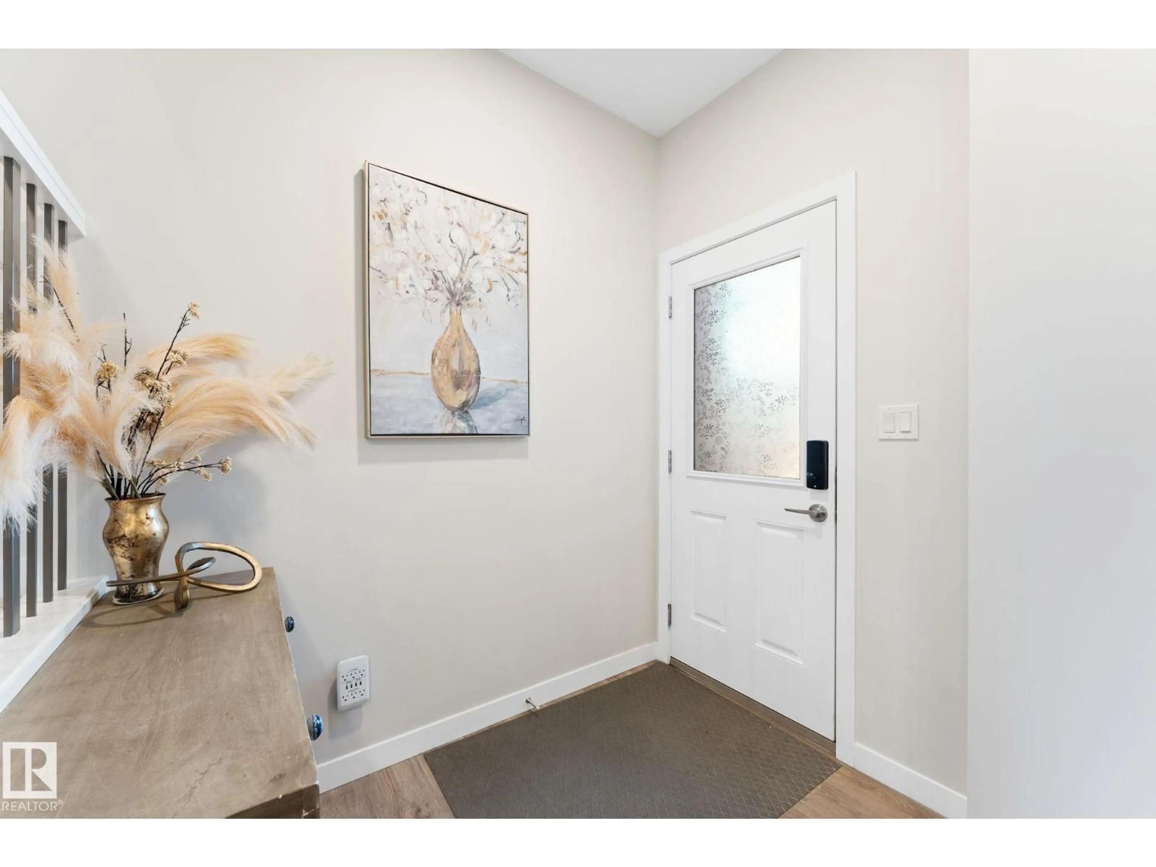 Indoor entryway for 65 GARNEAU GA, Spruce Grove Alberta T7X0Z7