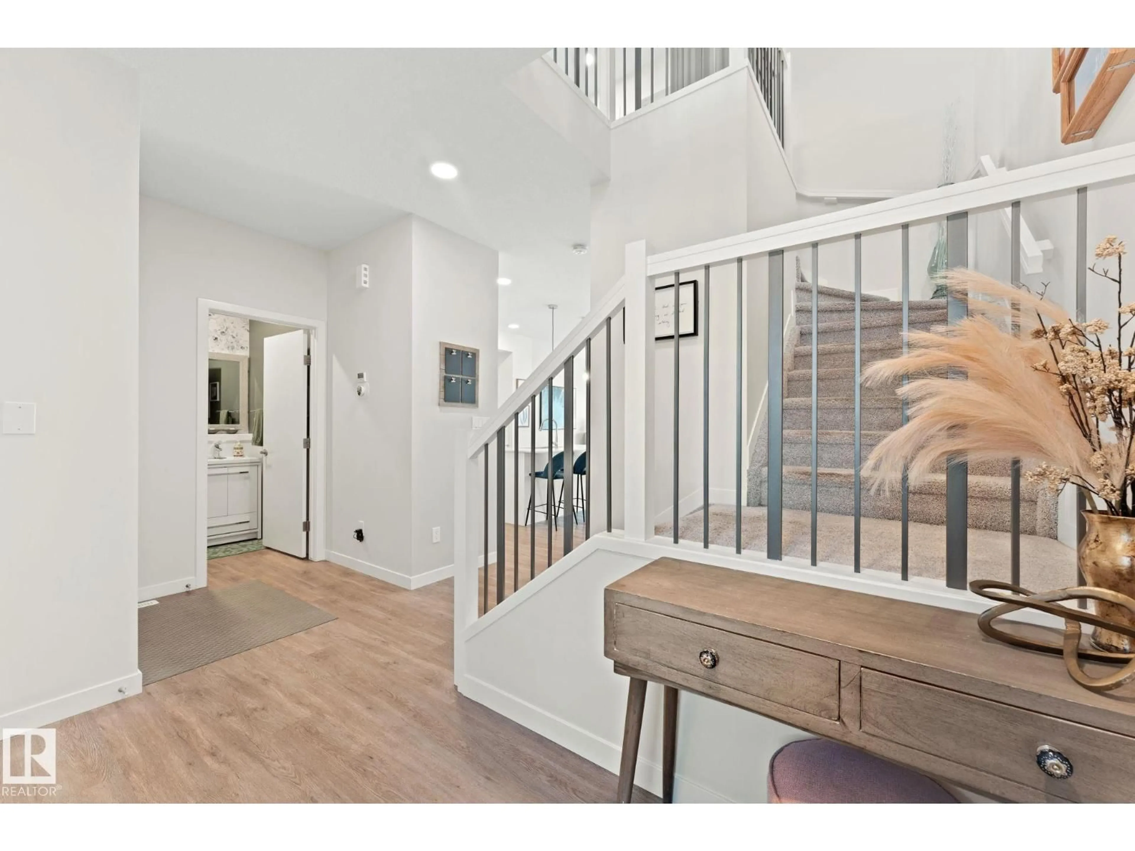 Indoor entryway for 65 GARNEAU GA, Spruce Grove Alberta T7X0Z7