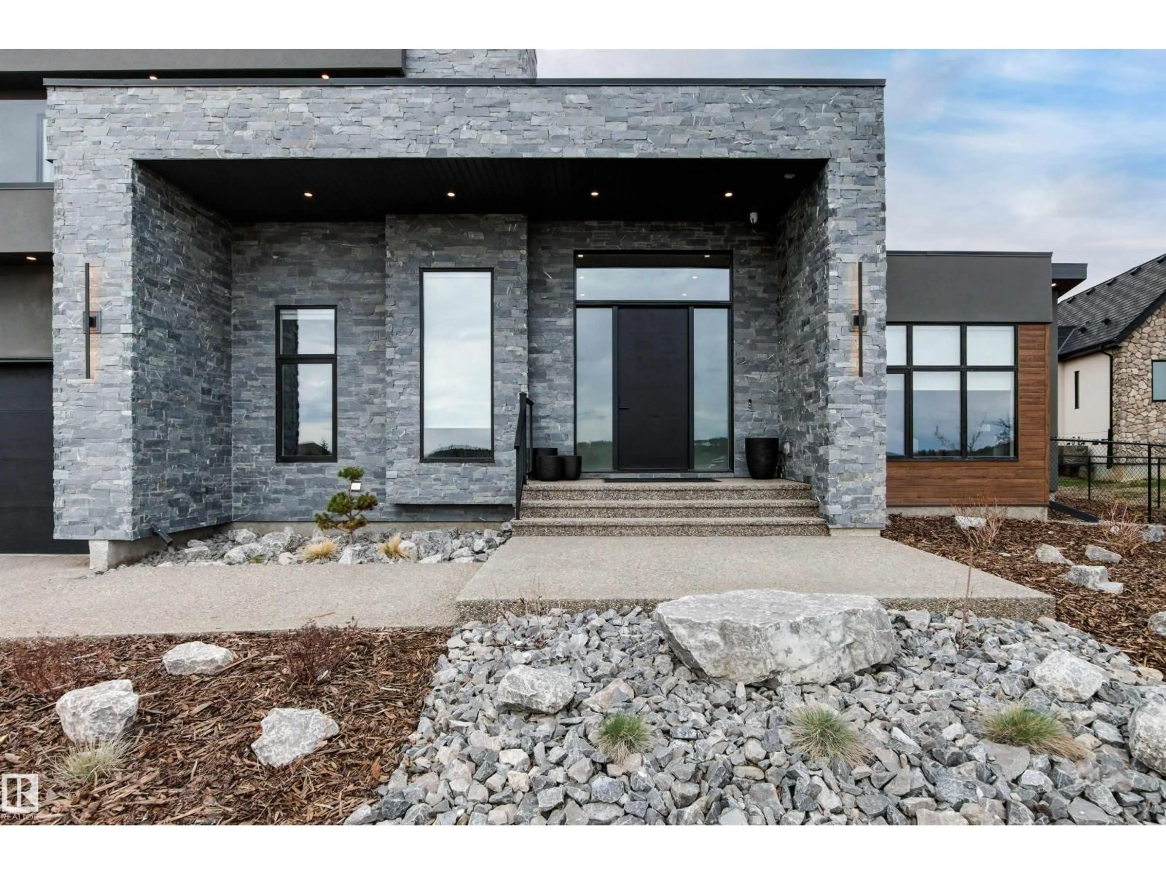 Home with brick exterior material, unknown for 70 PINNACLE SUMMIT, Rural Sturgeon County Alberta T8T0B5